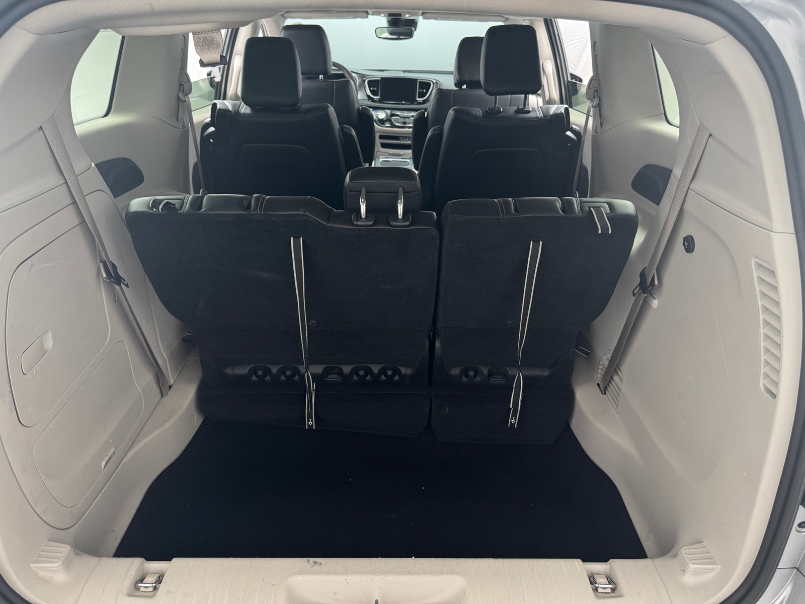 Thumbnail: 2024 Chrysler Pacifica - 6