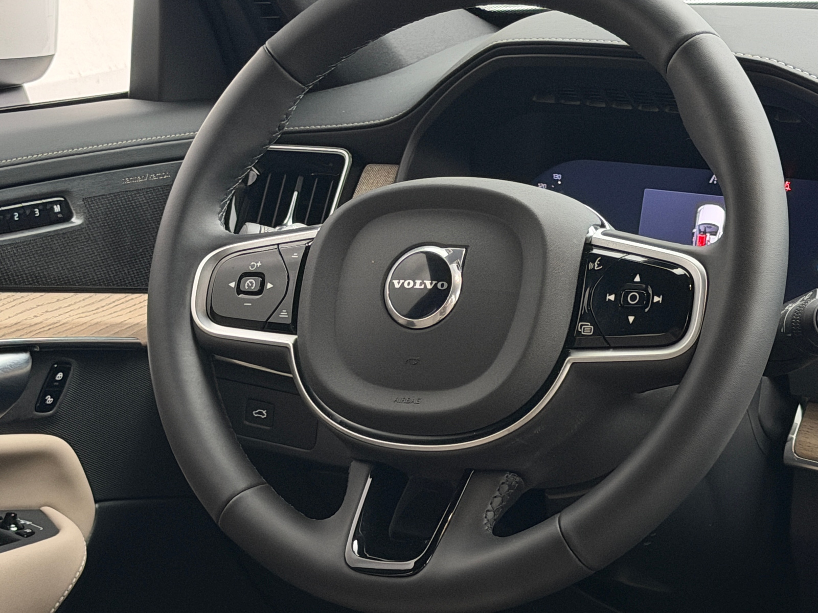 Thumbnail: 2026 Volvo XC90 - 4