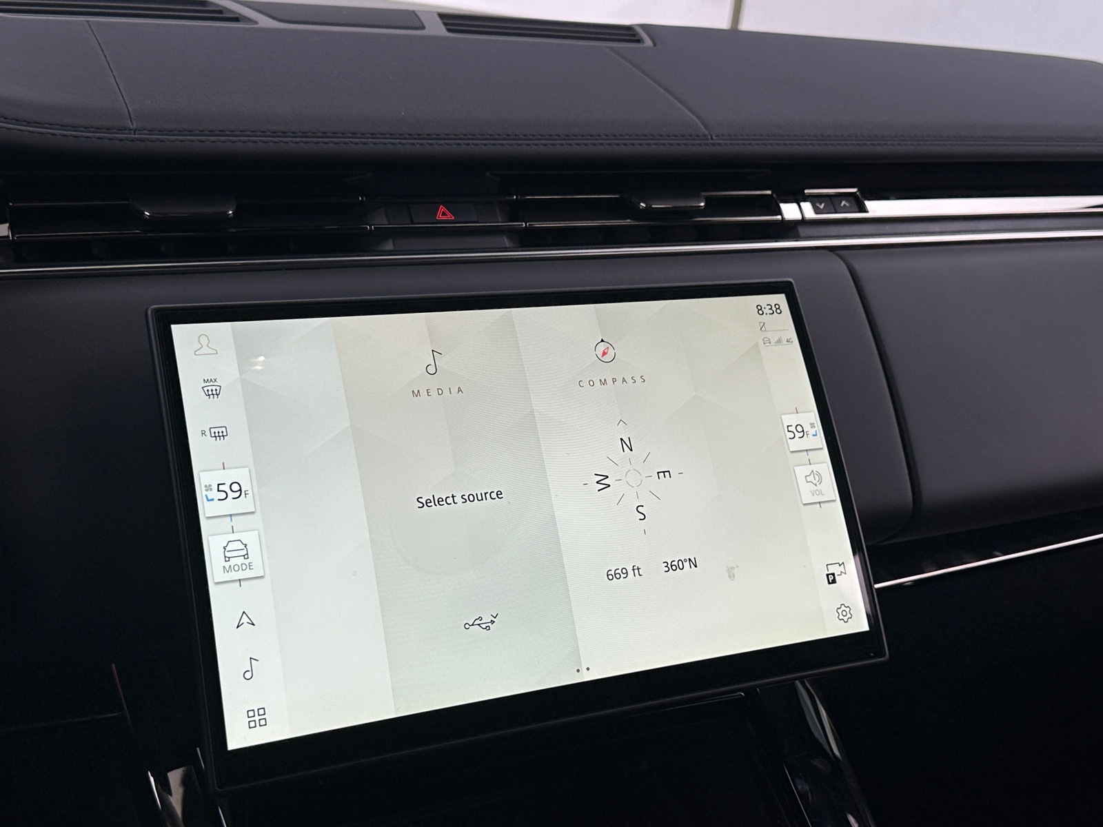 Thumbnail: 2025 Land Rover Range Rover Sport - 3