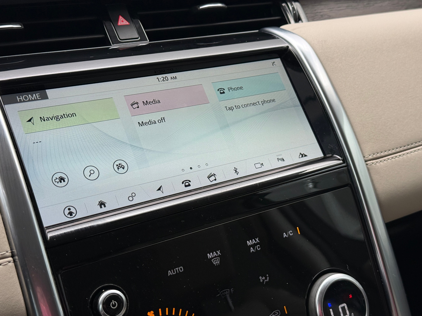 Thumbnail: 2020 Land Rover Discovery Sport - 3