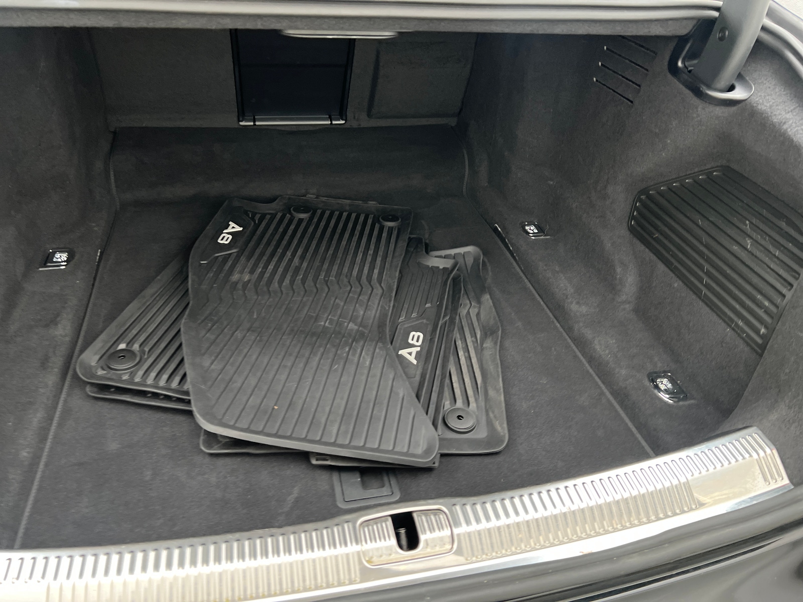 Thumbnail: 2019 Audi A8 - 6