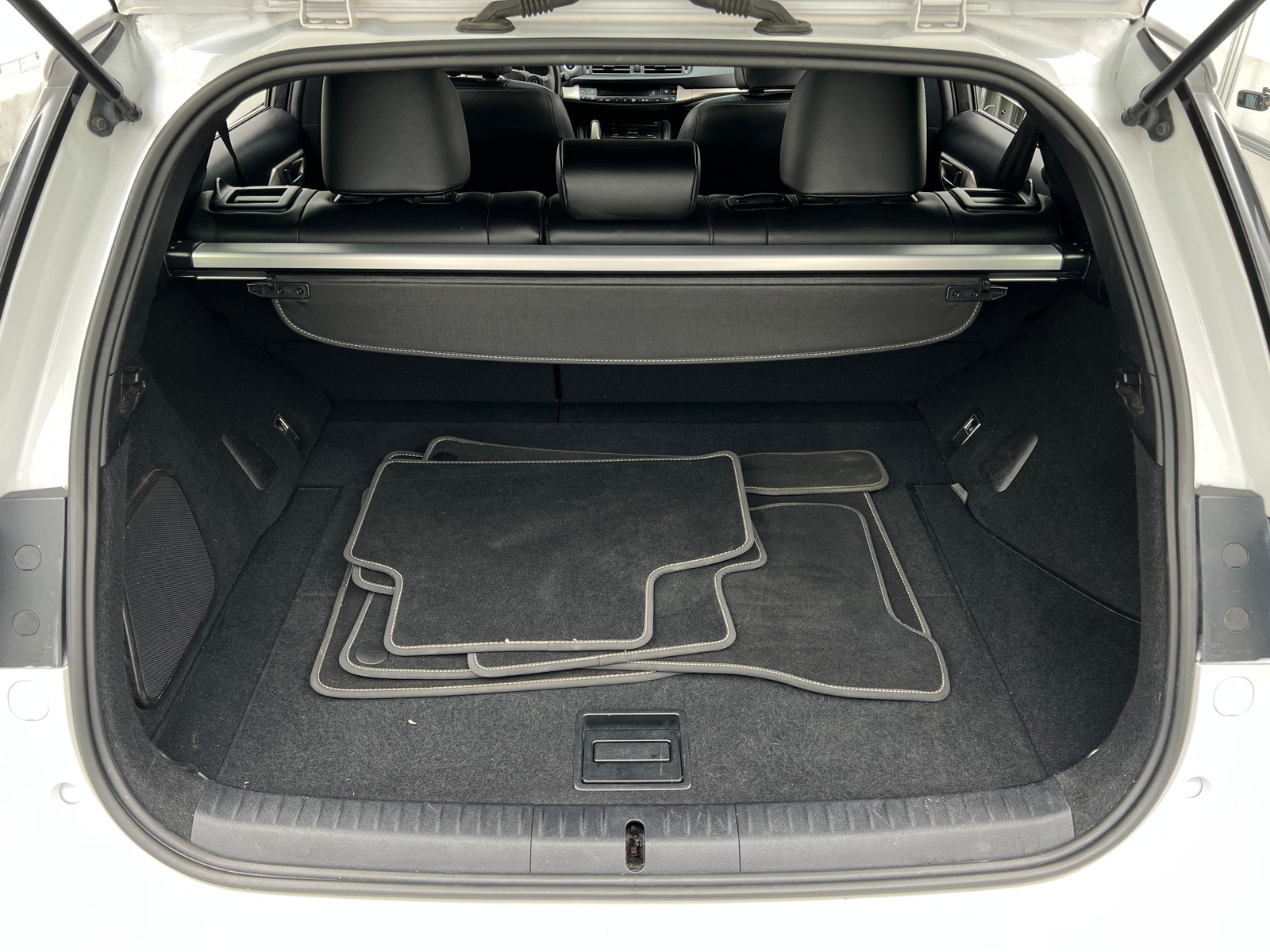 Thumbnail: 2014 Lexus CT - 6