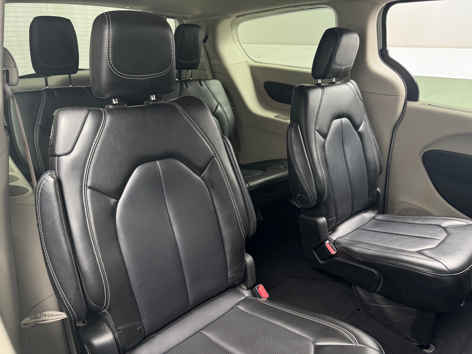 Thumbnail: 2023 Chrysler Pacifica - 5