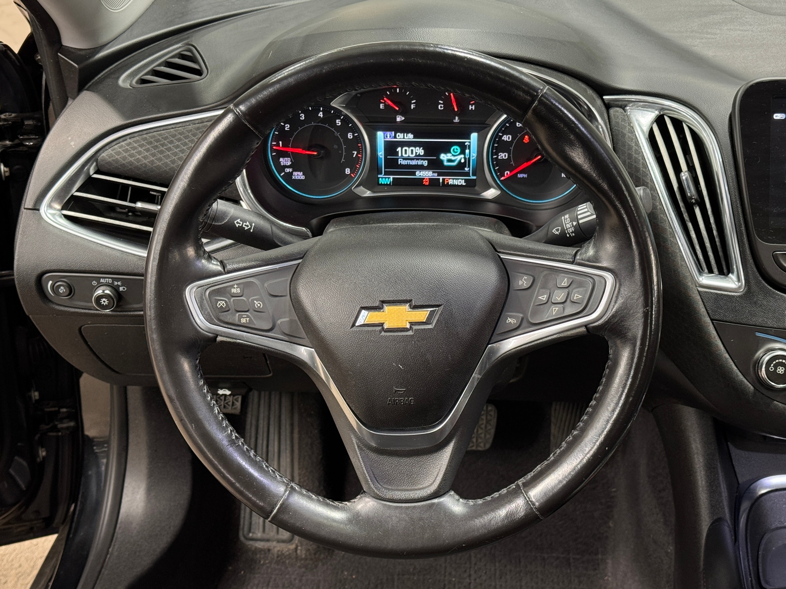 Thumbnail: 2018 Chevrolet Malibu - 5