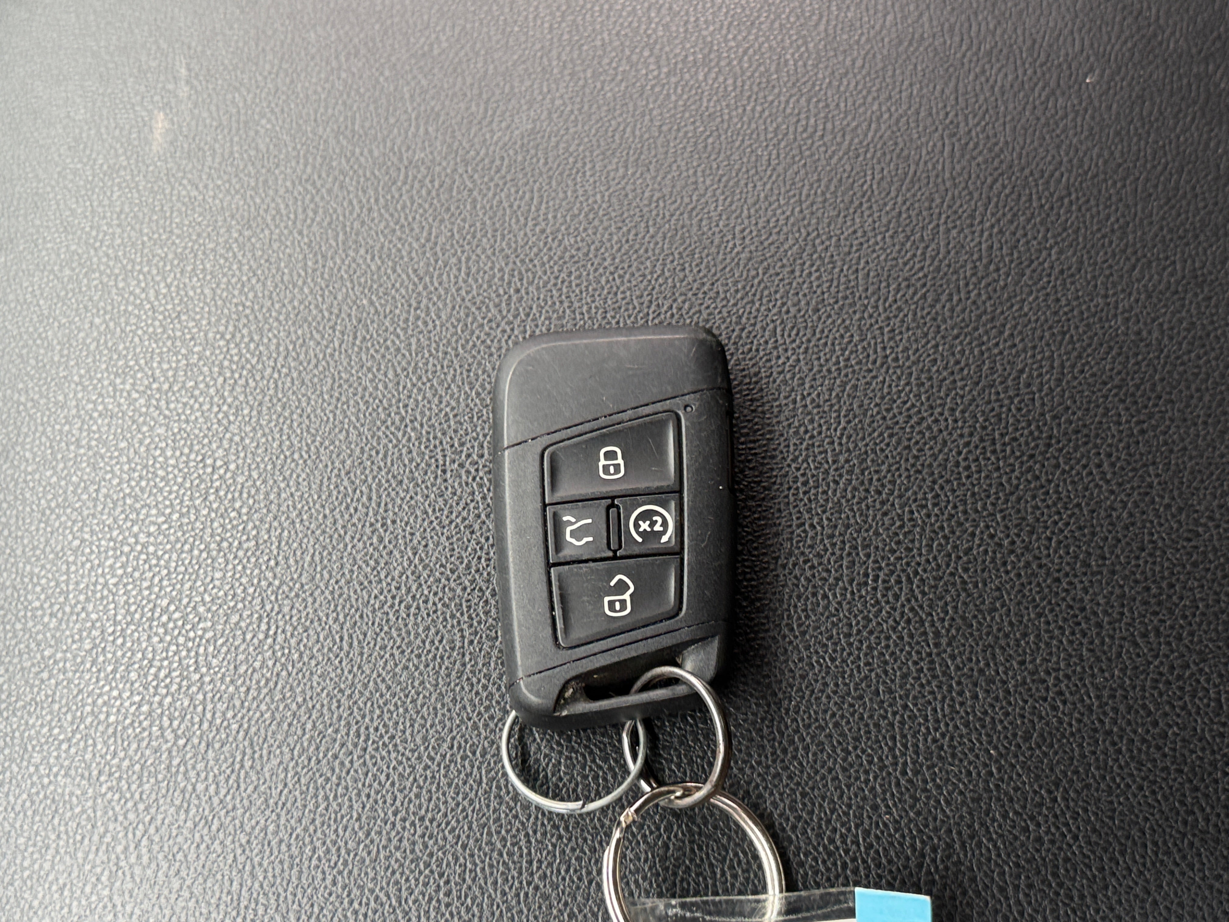 2022 Volkswagen Atlas SE w/Tech - Photo 12