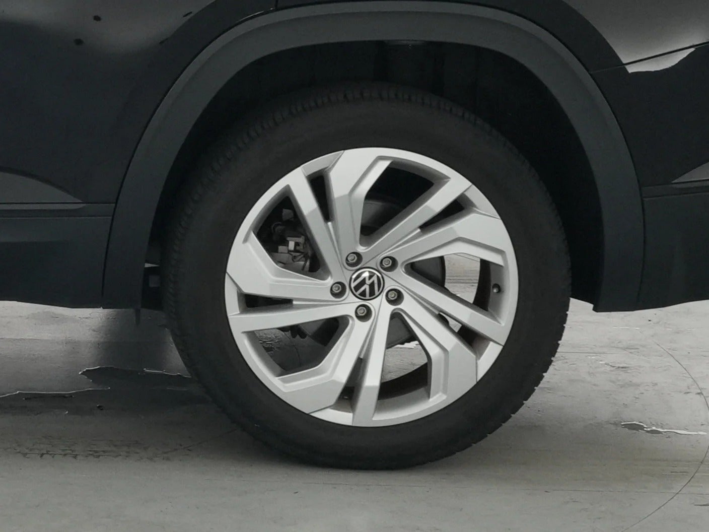 2022 Volkswagen Atlas SE w/Tech - Photo 18