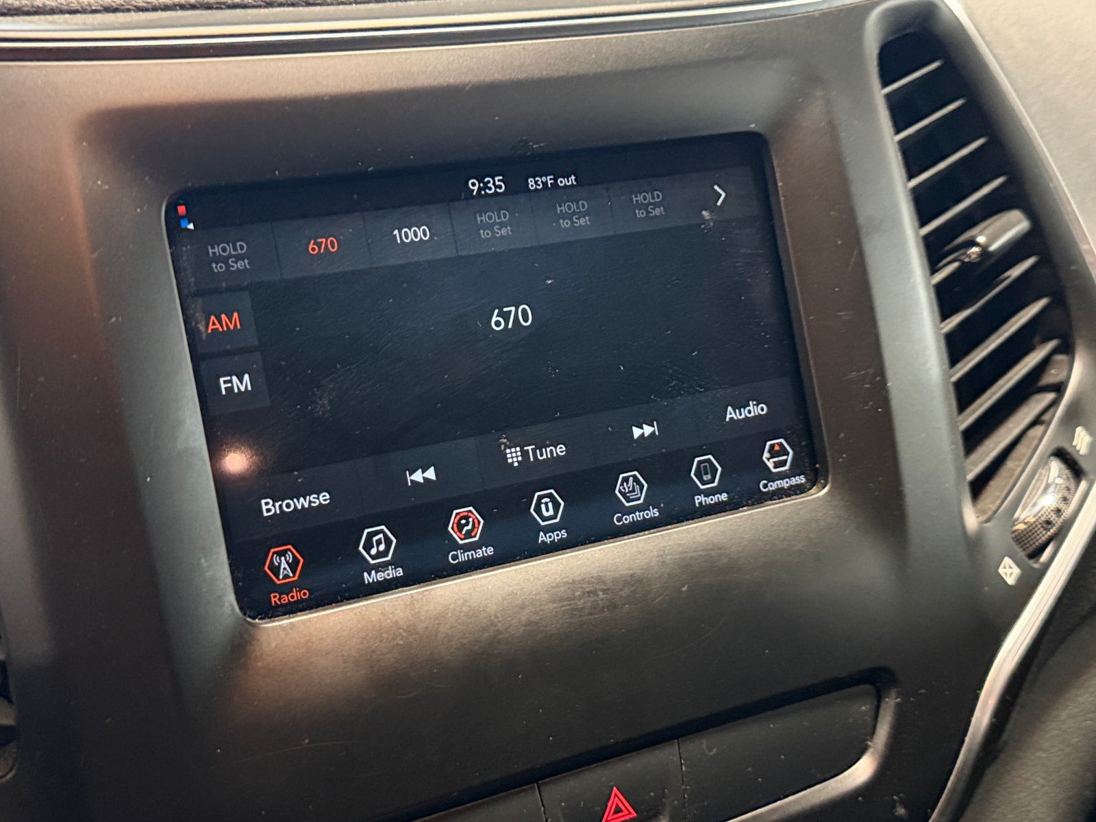 Thumbnail: 2019 Jeep Cherokee - 4
