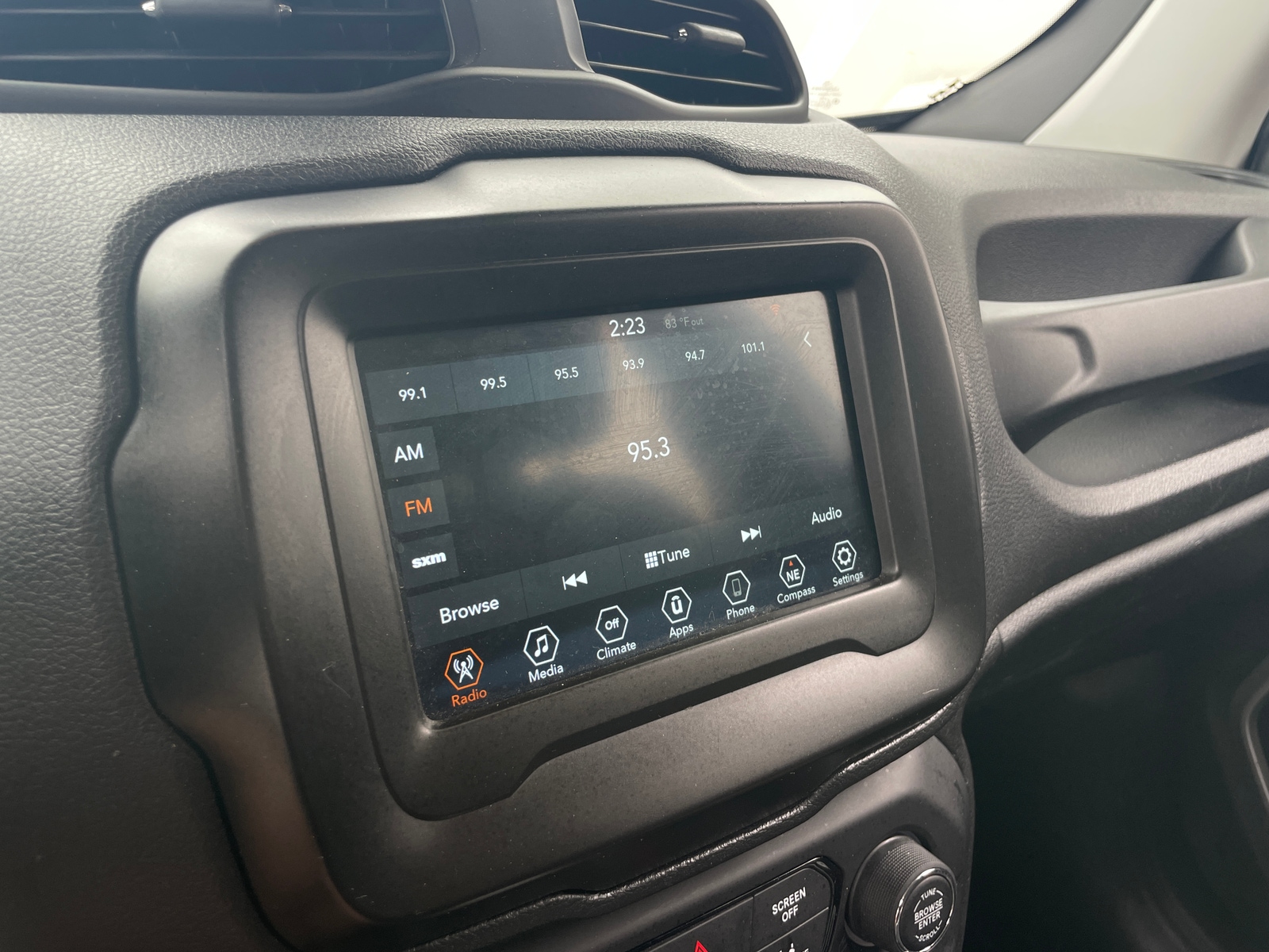 Thumbnail: 2021 Jeep Renegade - 4