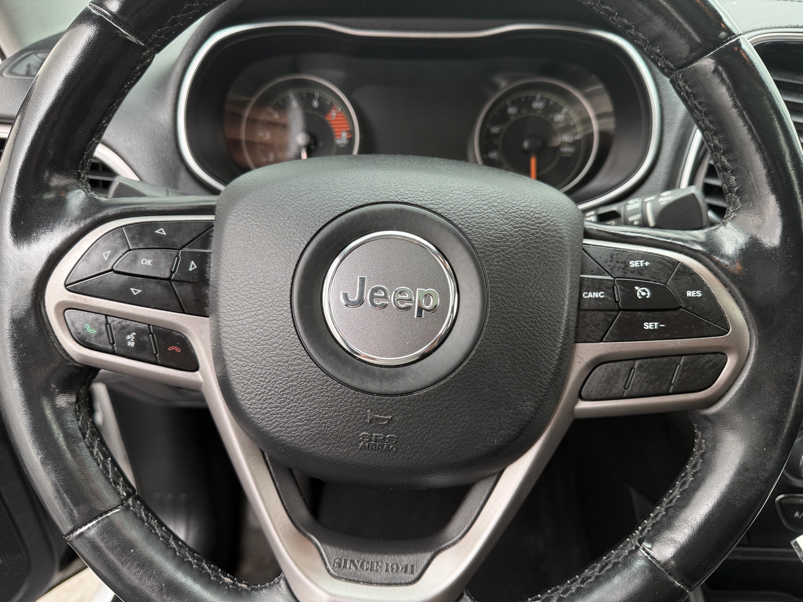 Thumbnail: 2020 Jeep Cherokee - 4