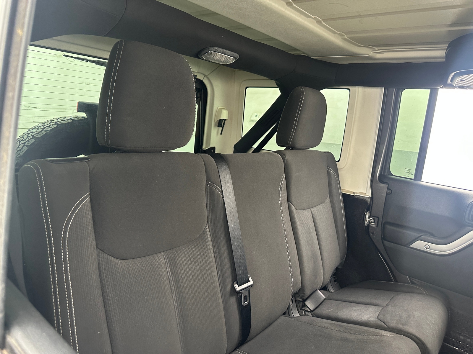 Thumbnail: 2016 Jeep Wrangler - 6
