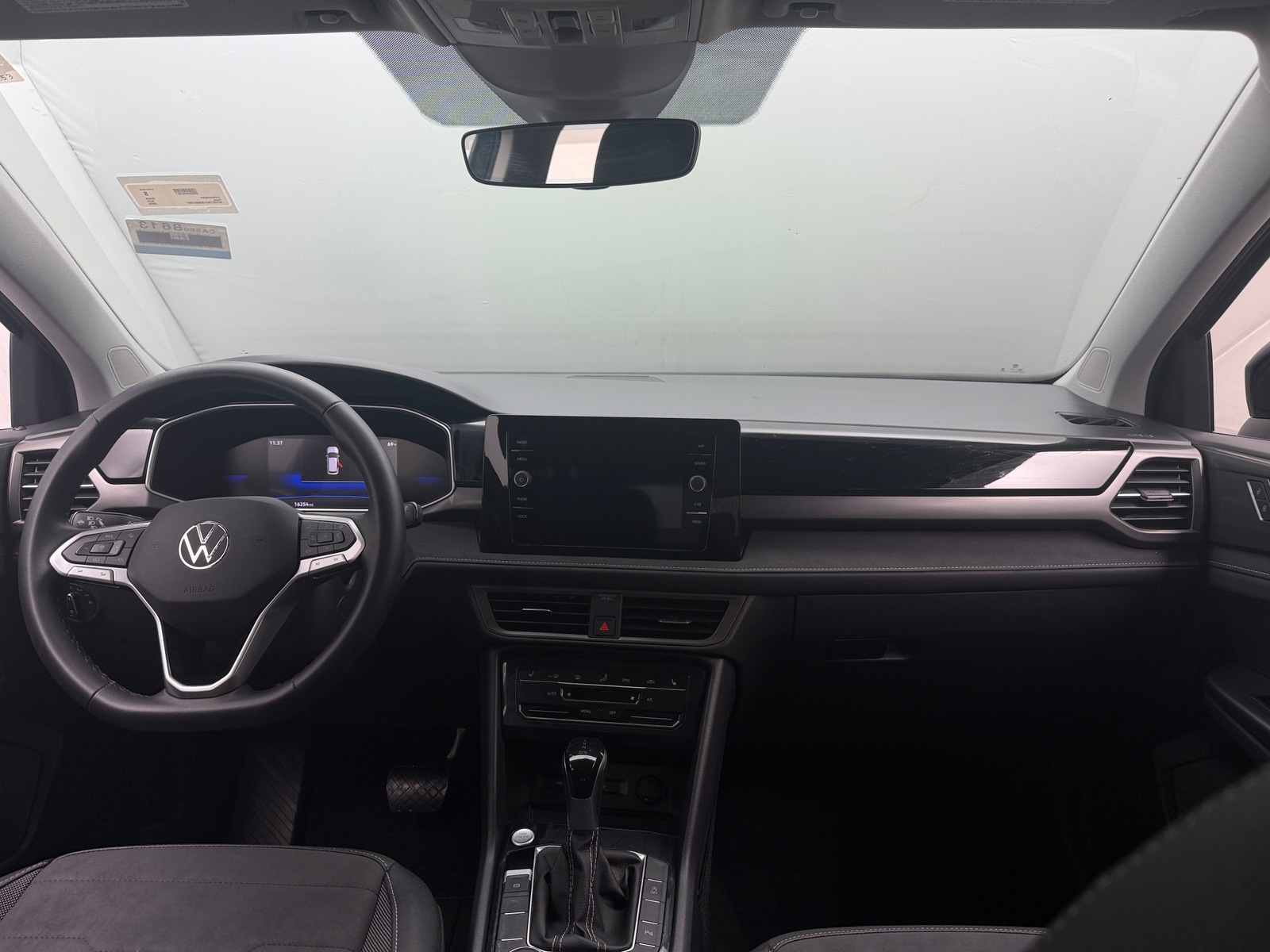 Thumbnail: 2025 Volkswagen Taos - 2