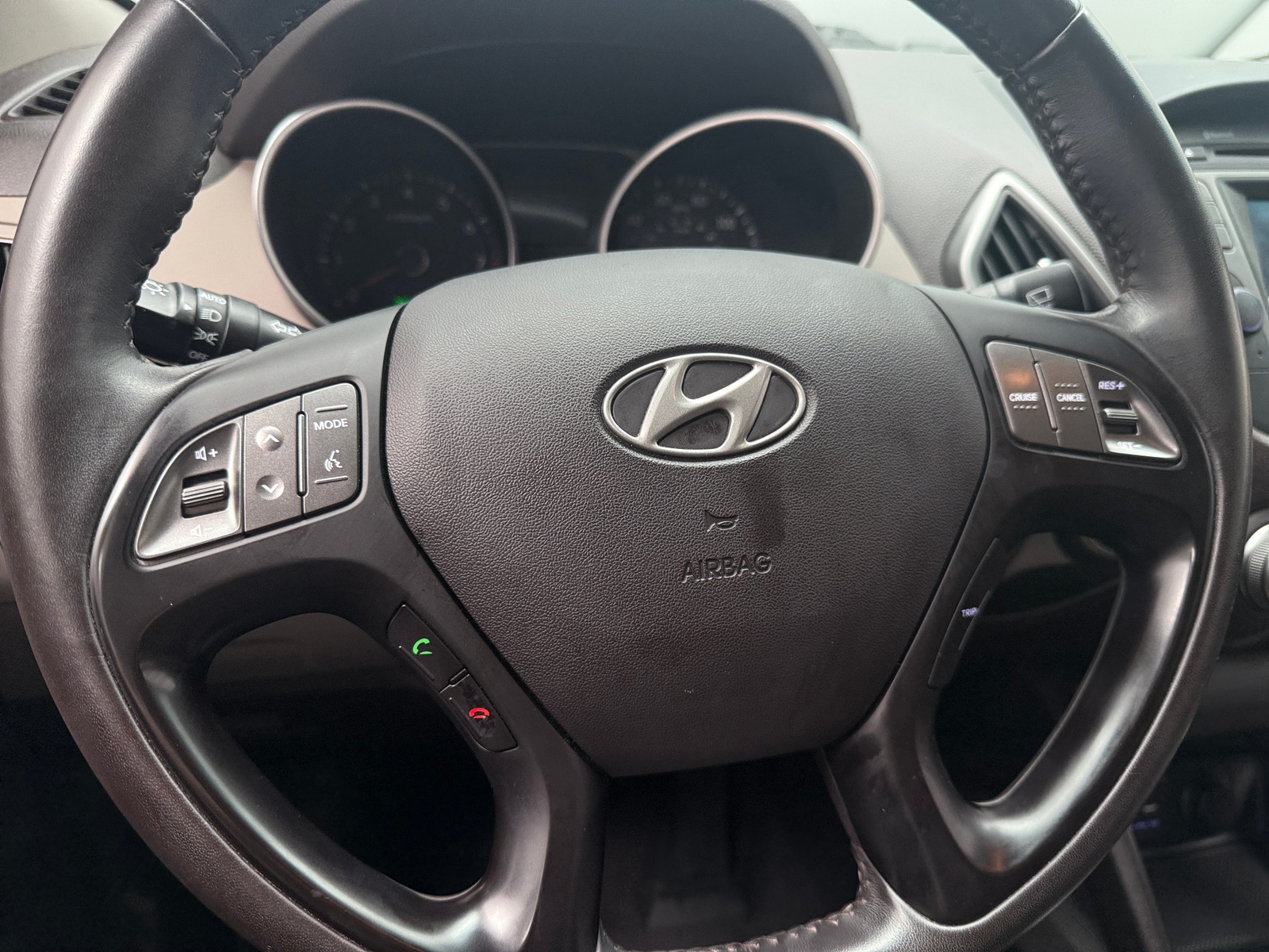 Thumbnail: 2015 Hyundai Tucson - 4