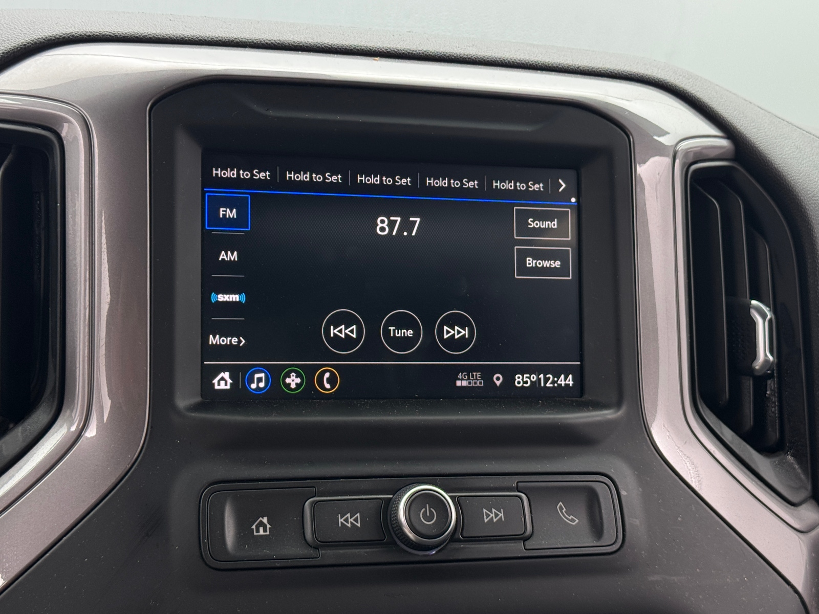 Thumbnail: 2021 Chevrolet Silverado 1500 - 4