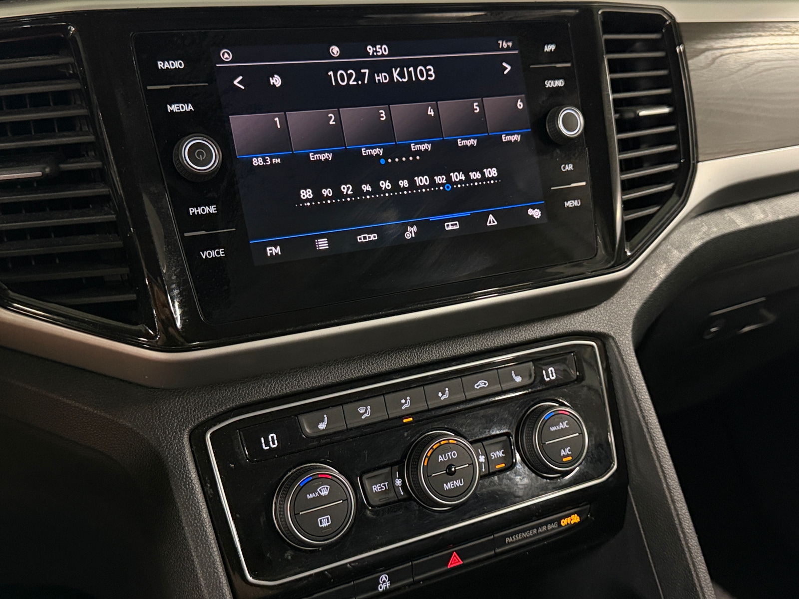 Thumbnail: 2023 Volkswagen Atlas - 3
