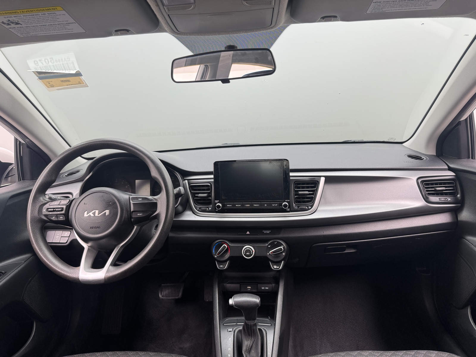 Thumbnail: 2023 Kia Rio - 3