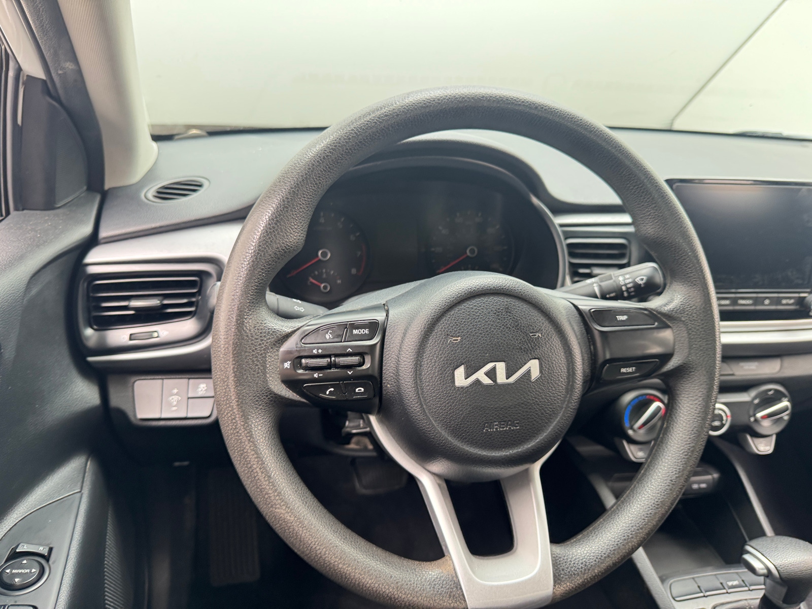 Thumbnail: 2023 Kia Rio - 5