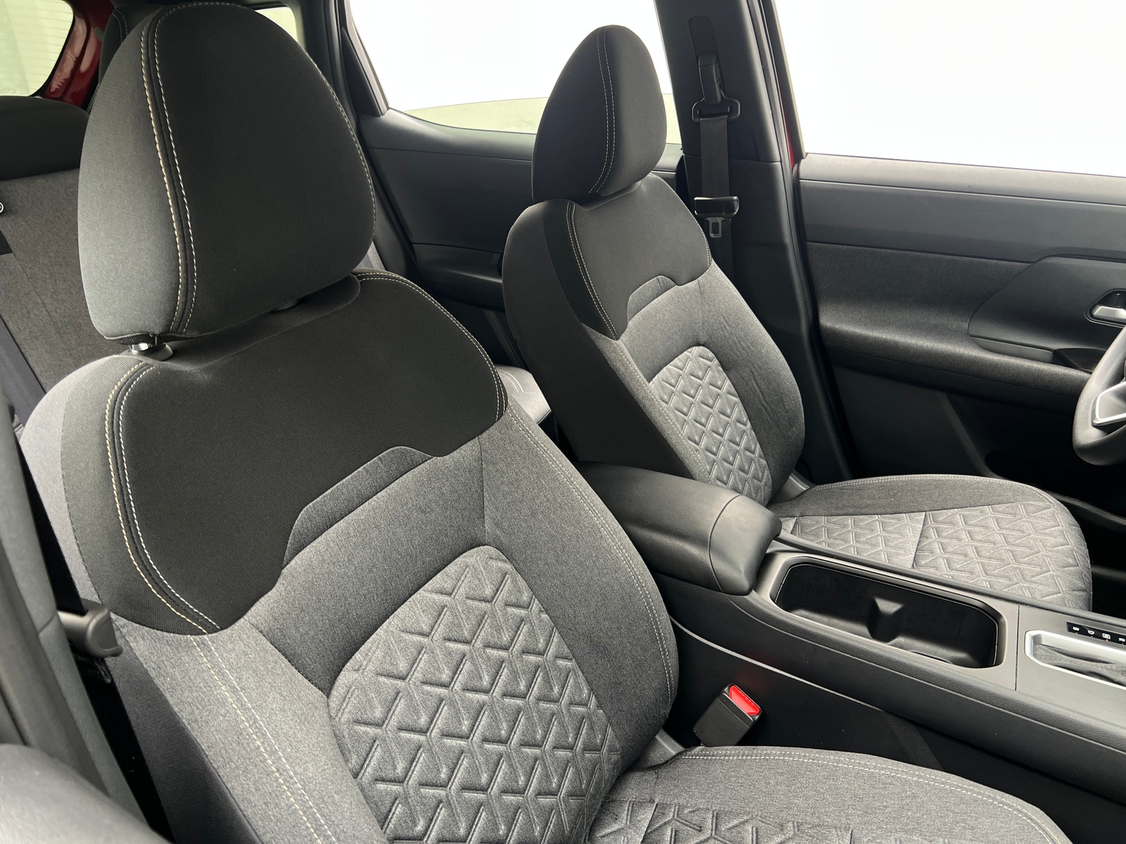 Thumbnail: 2026 Nissan Kicks - 2