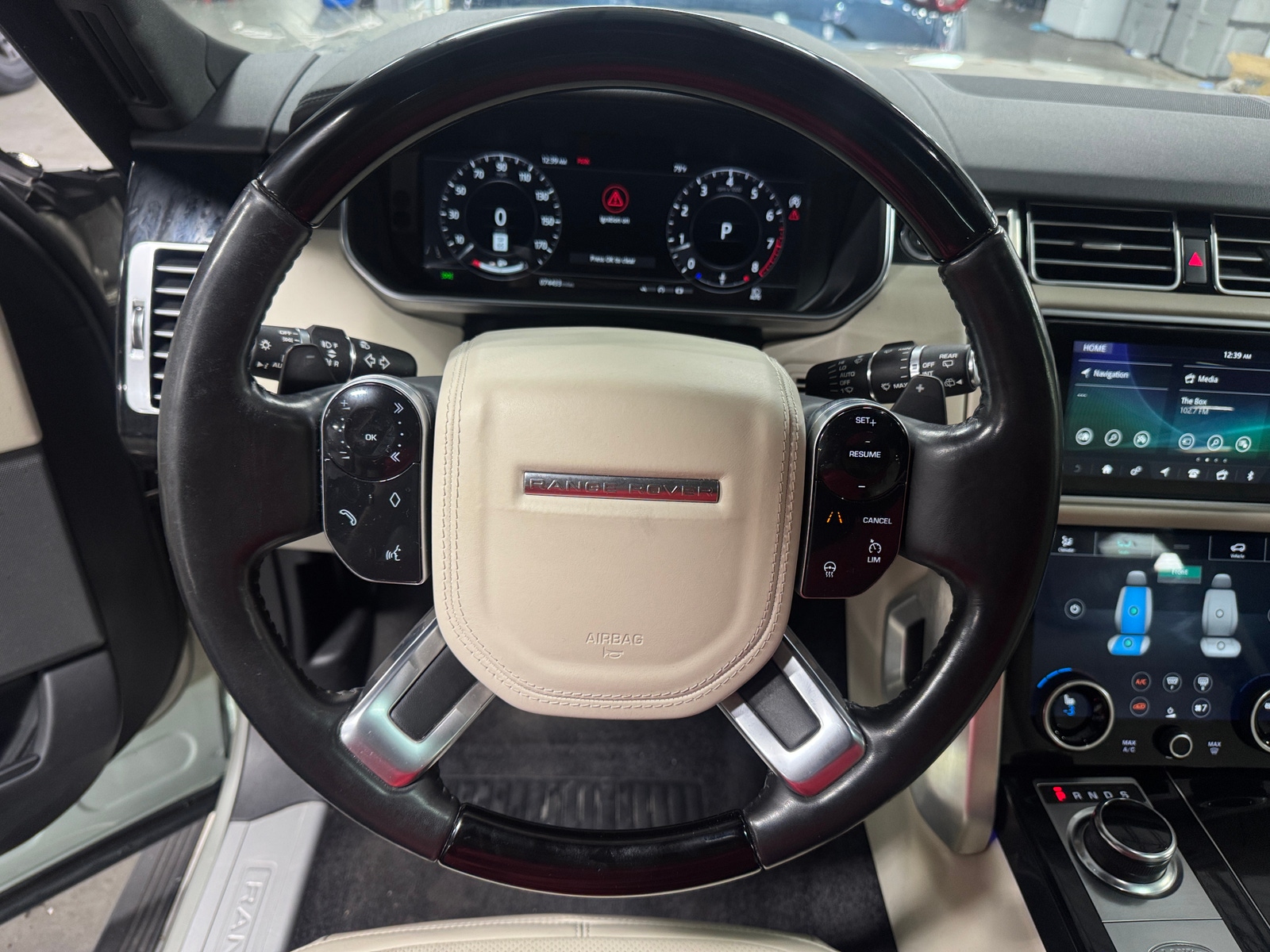 Thumbnail: 2020 Land Rover Range Rover - 4