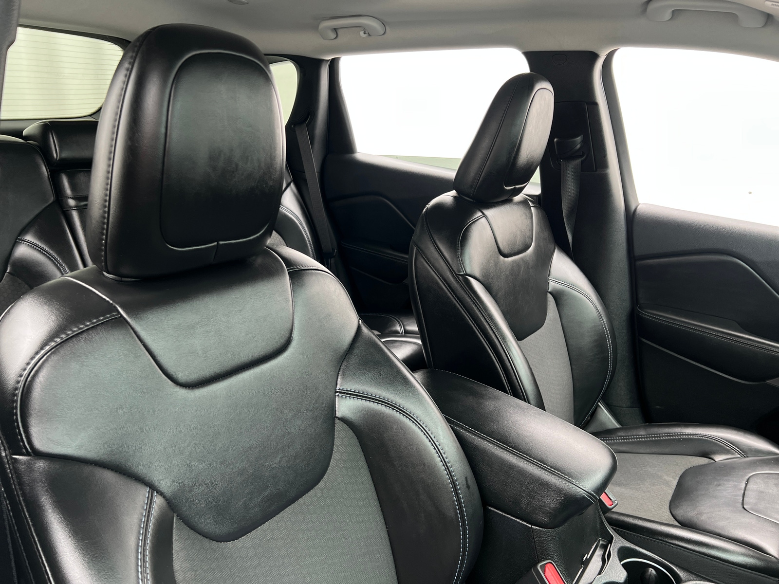 Thumbnail: 2019 Jeep Cherokee - 2