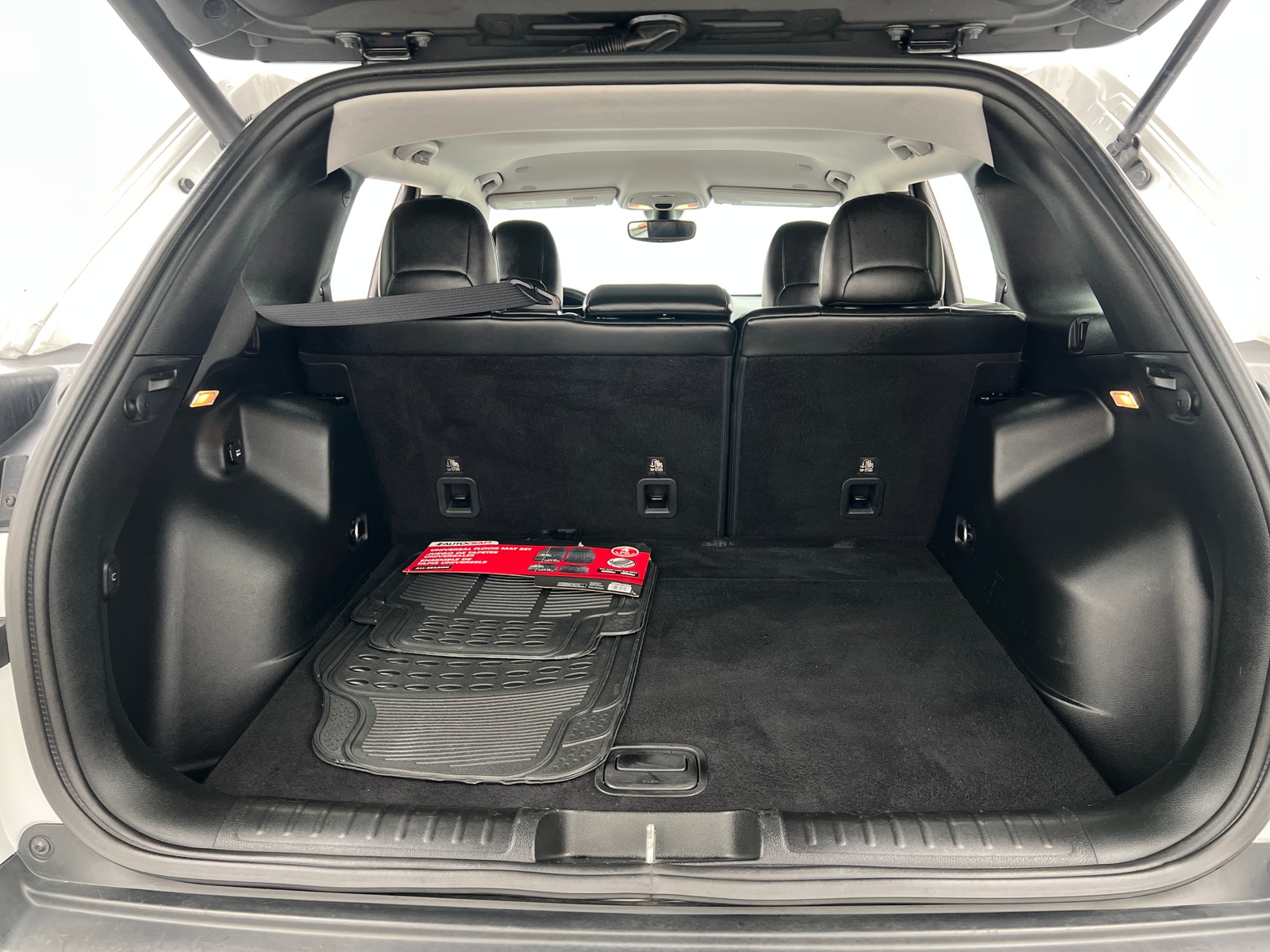 Thumbnail: 2019 Jeep Cherokee - 7