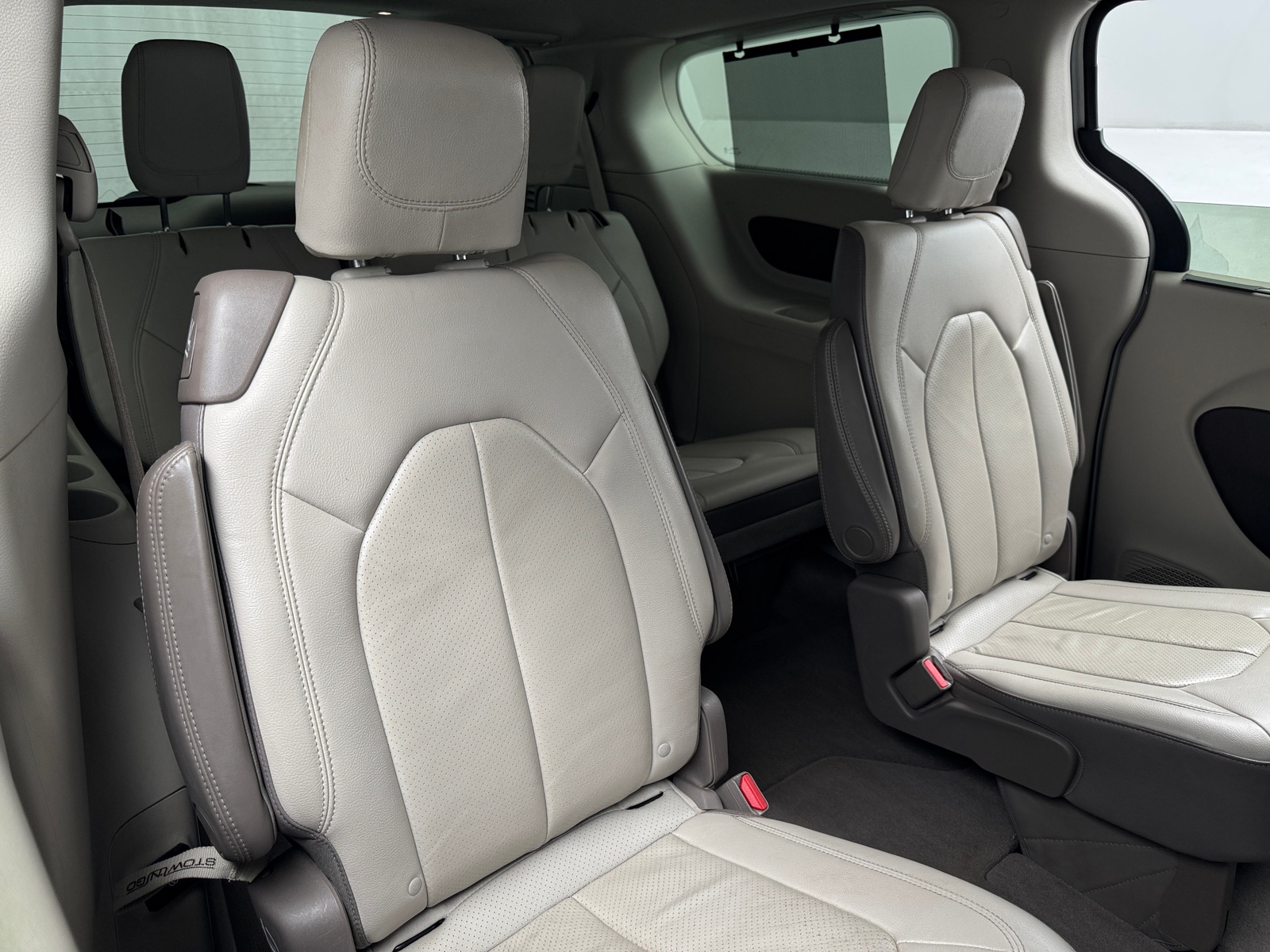 Thumbnail: 2017 Chrysler Pacifica - 5