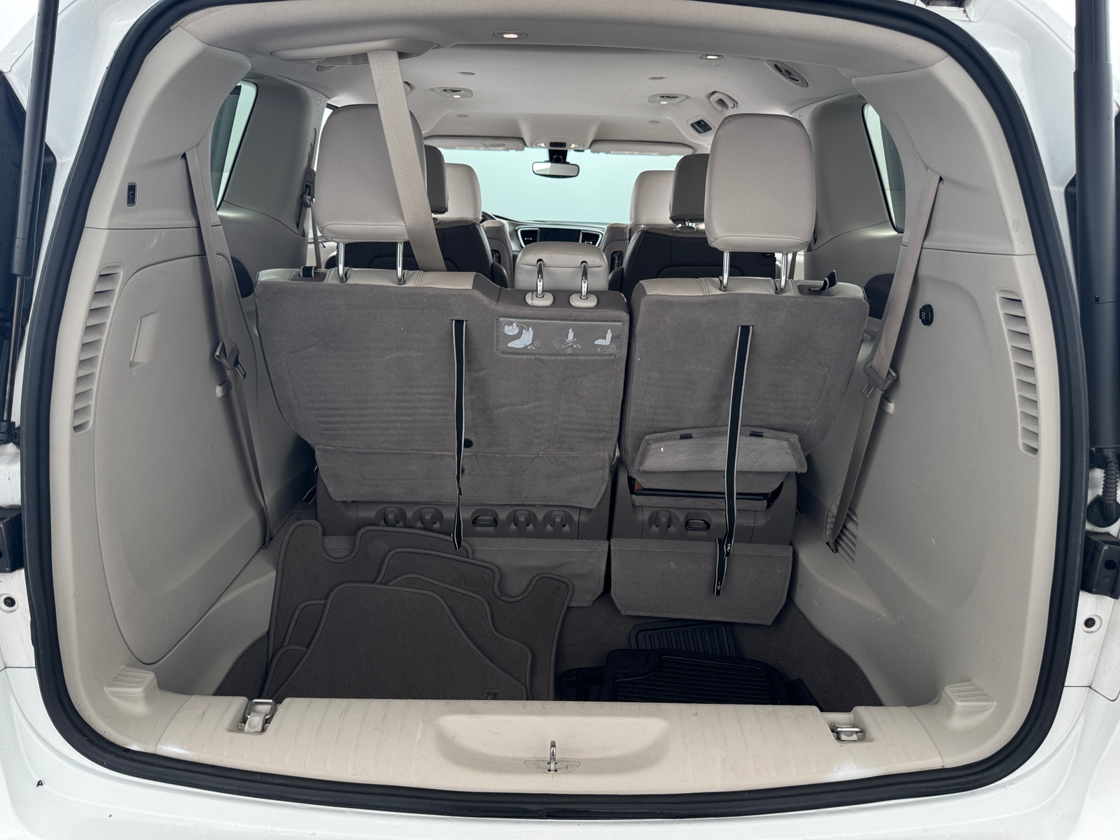 Thumbnail: 2017 Chrysler Pacifica - 6