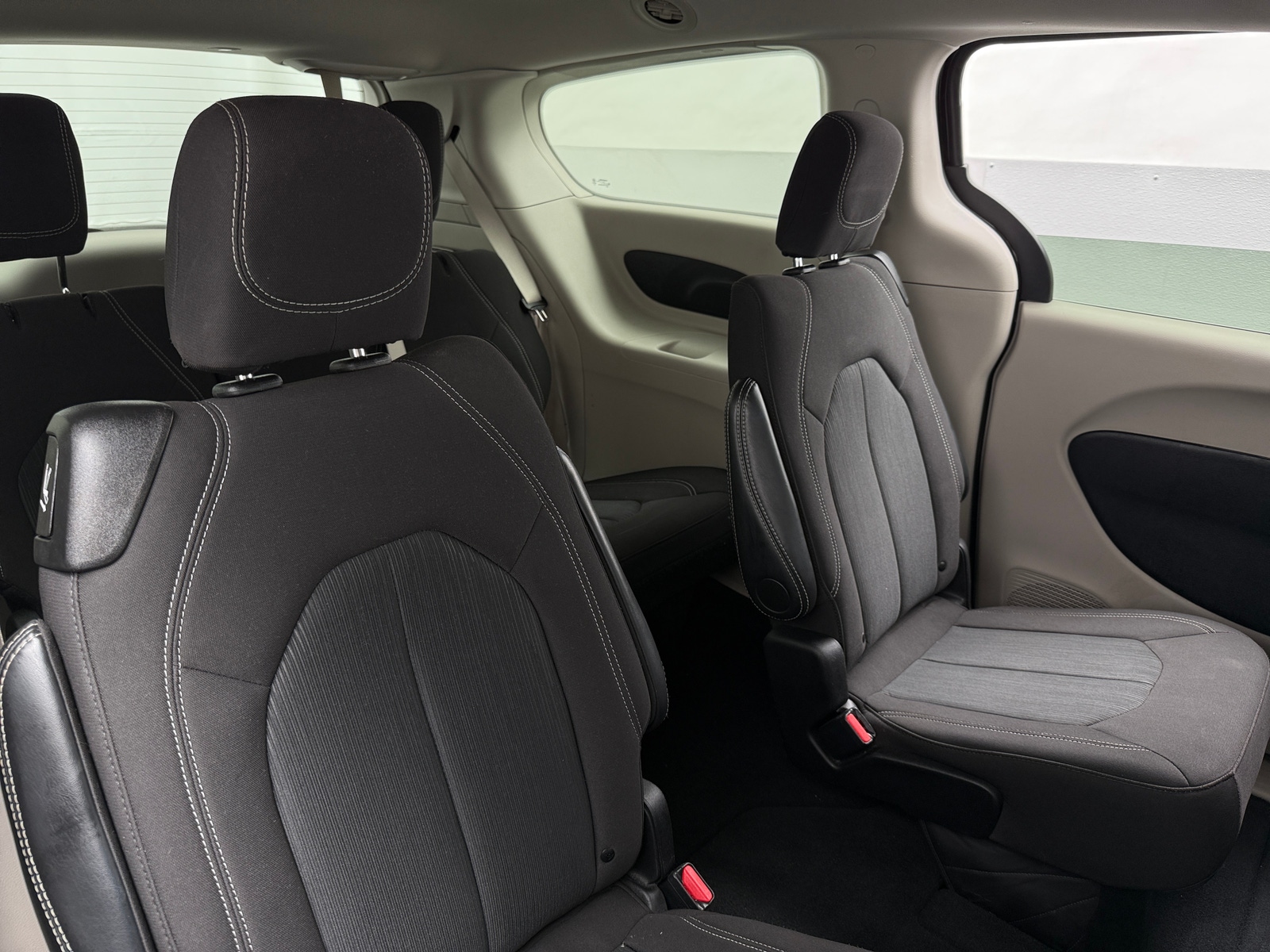 Thumbnail: 2024 Chrysler Voyager - 6