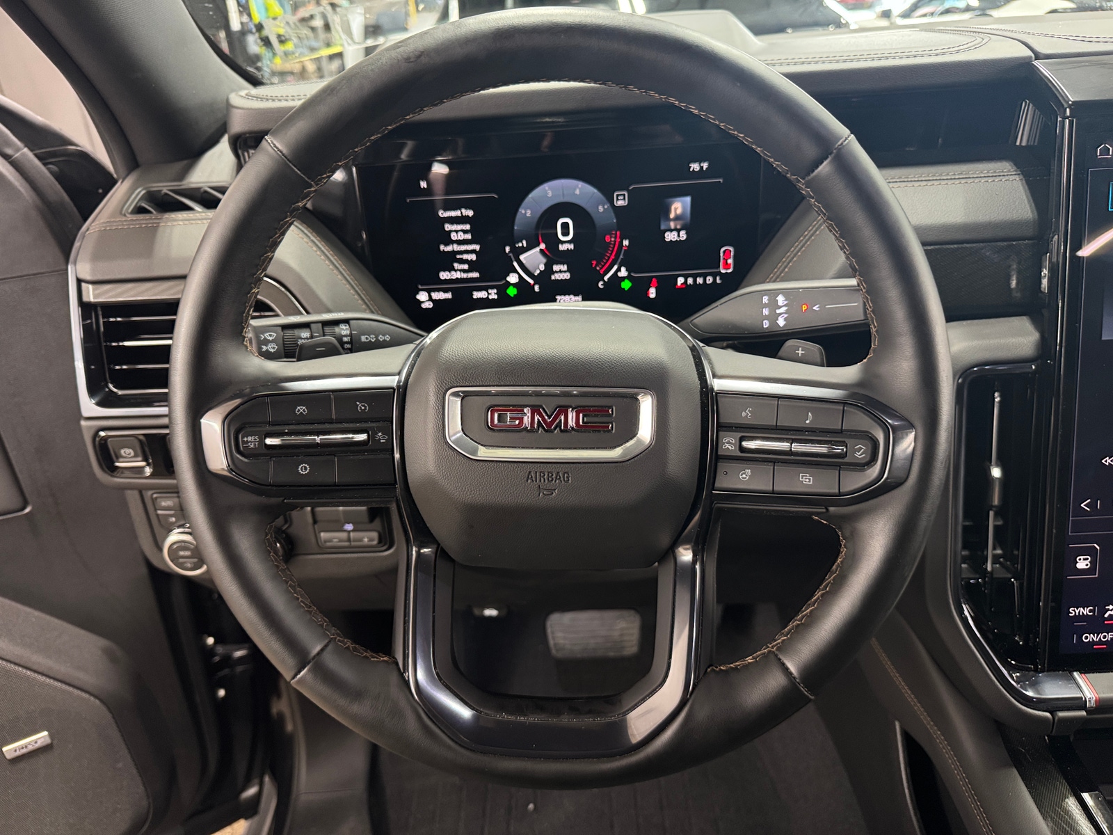 Thumbnail: 2025 GMC Yukon - 4