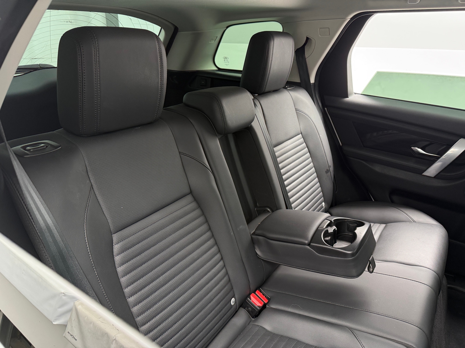 Thumbnail: 2024 Land Rover Discovery Sport - 5