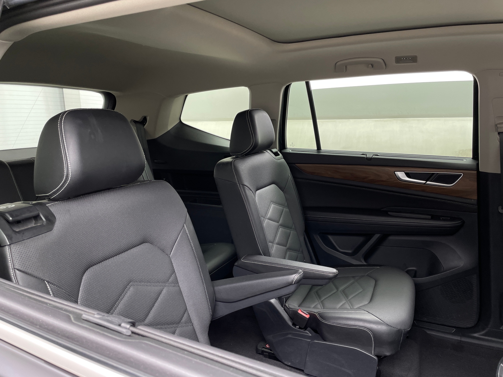 Thumbnail: 2024 Volkswagen Atlas - 5