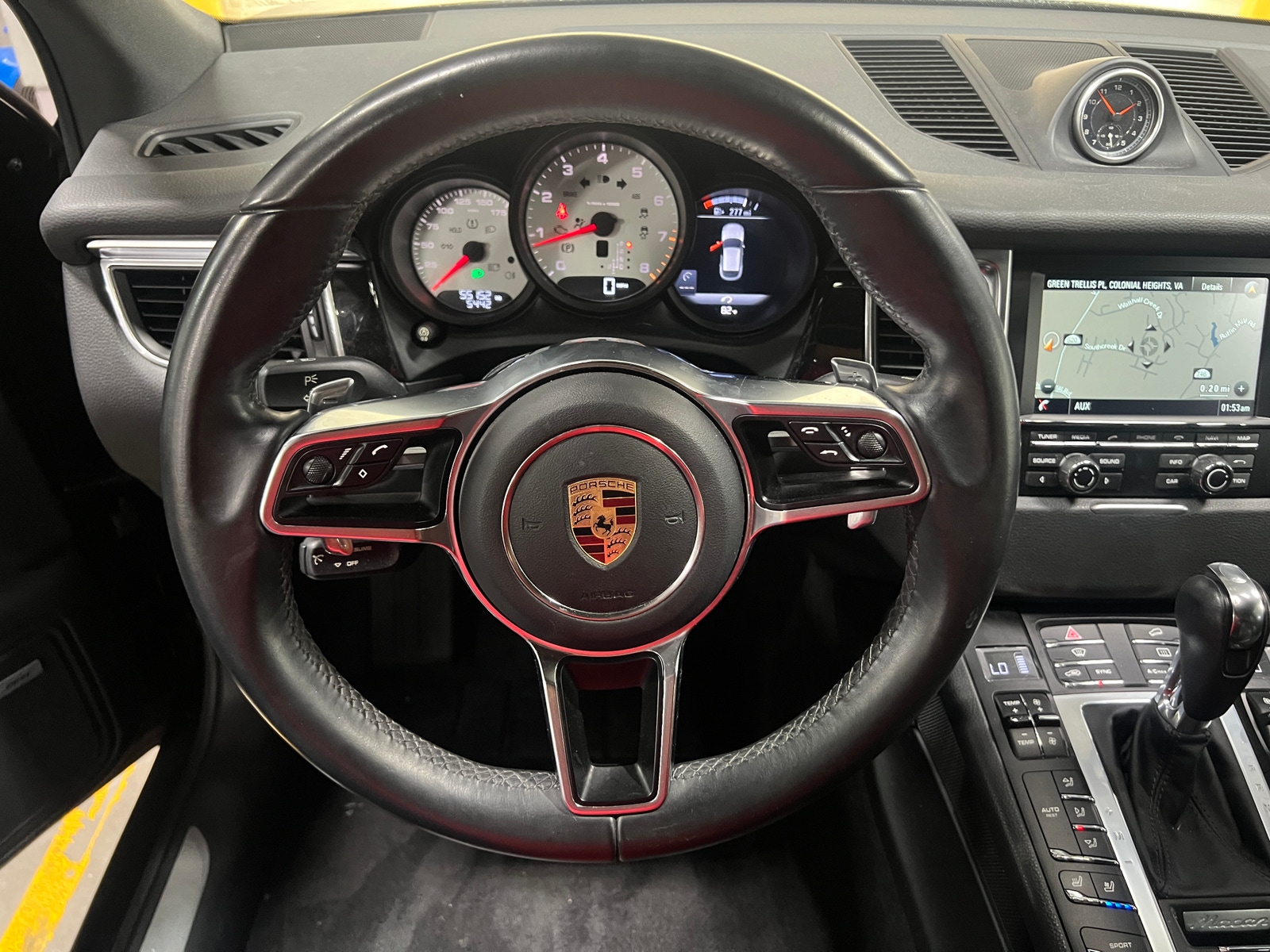 Thumbnail: 2016 Porsche Macan - 5