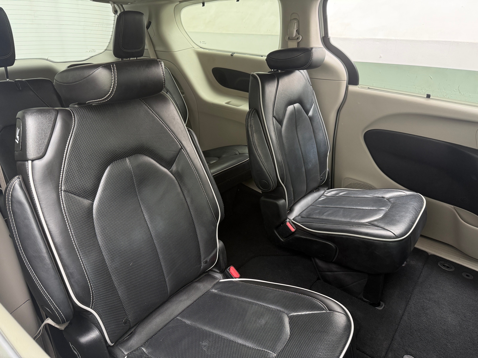 Thumbnail: 2023 Chrysler Pacifica - 5