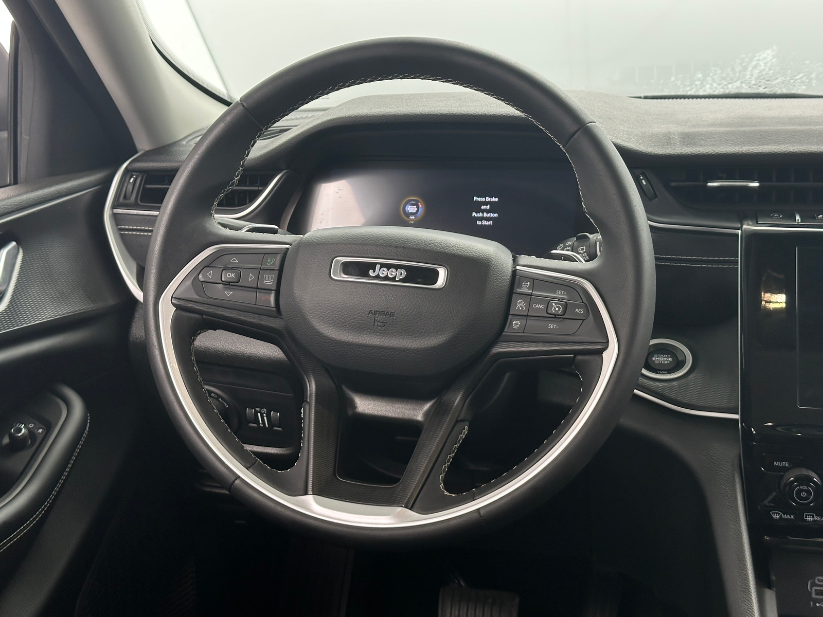 Thumbnail: 2023 Jeep Grand Cherokee L - 5