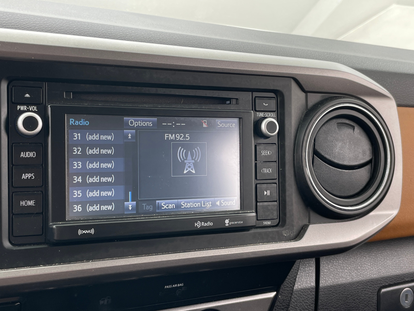 Thumbnail: 2019 Toyota Tacoma - 4