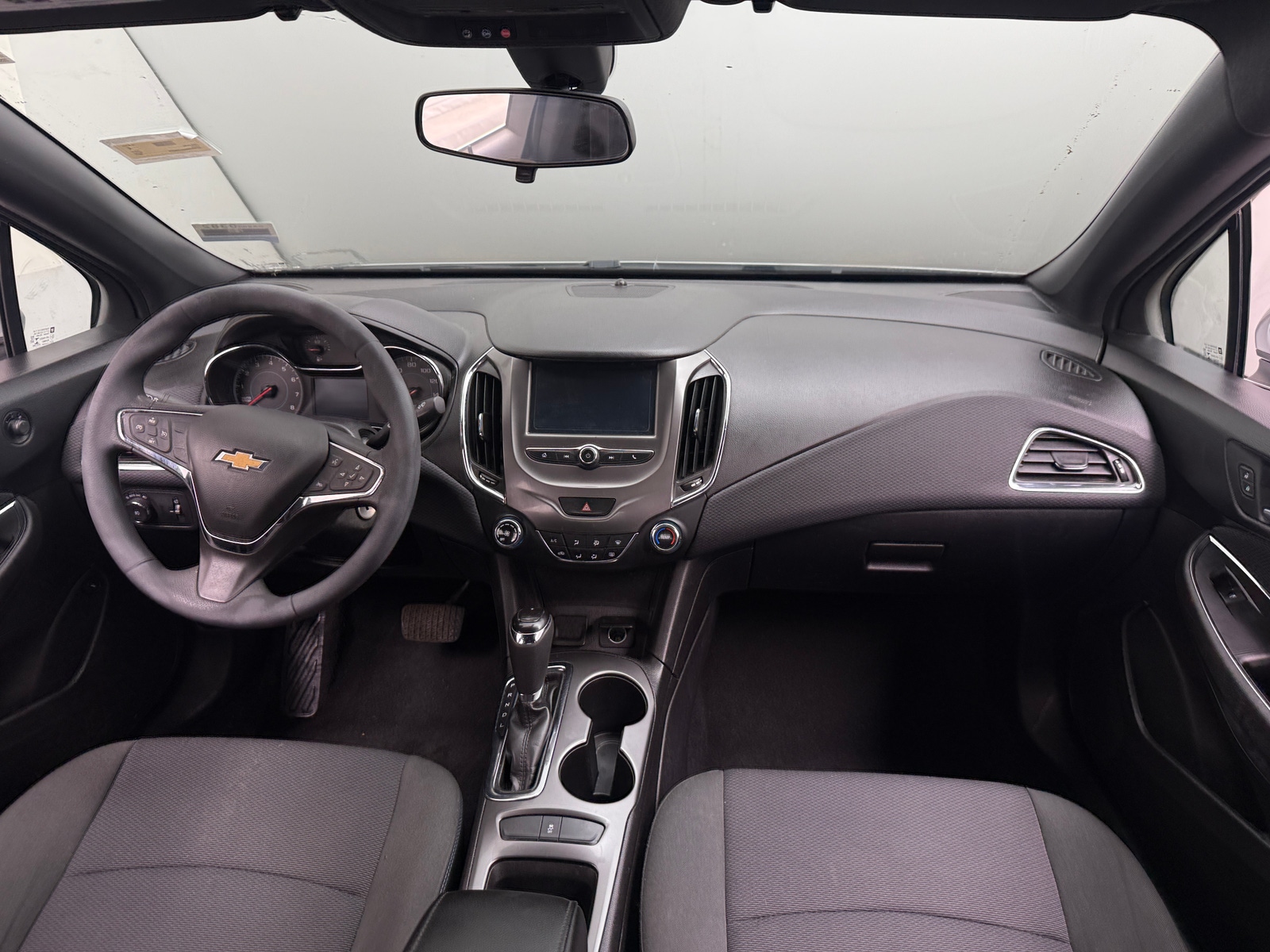 Thumbnail: 2017 Chevrolet Cruze - 3