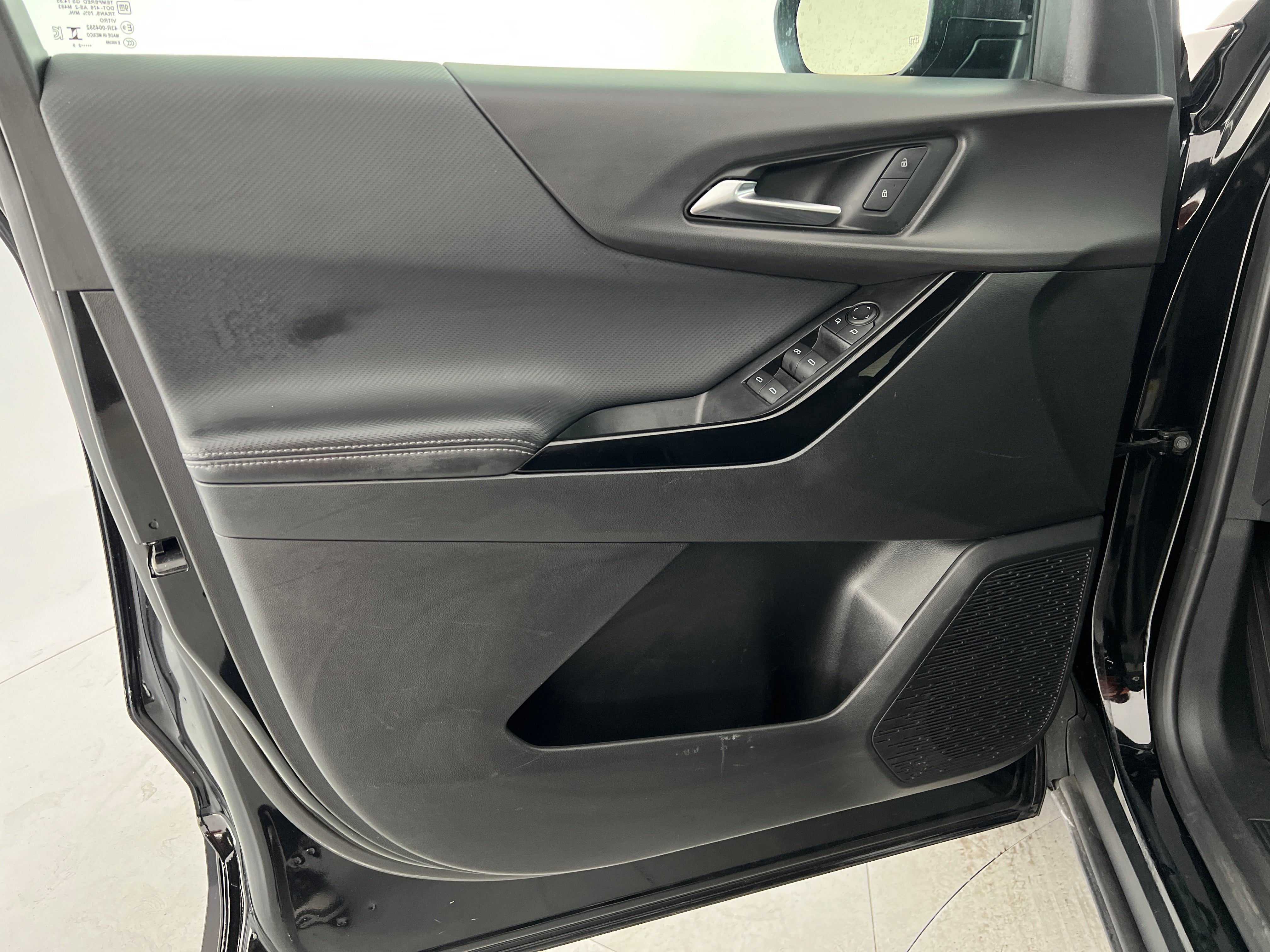 2025 Chevrolet Equinox LT - Photo 8
