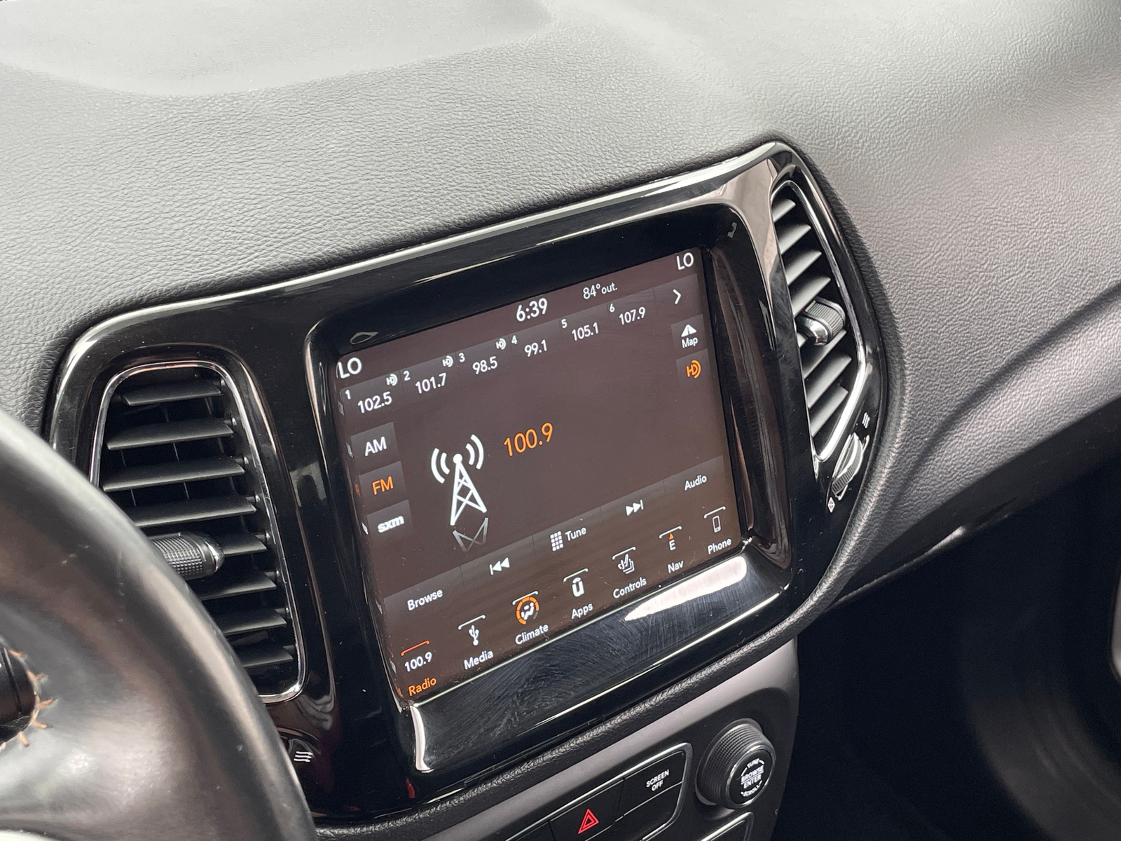 Thumbnail: 2018 Jeep Compass - 3