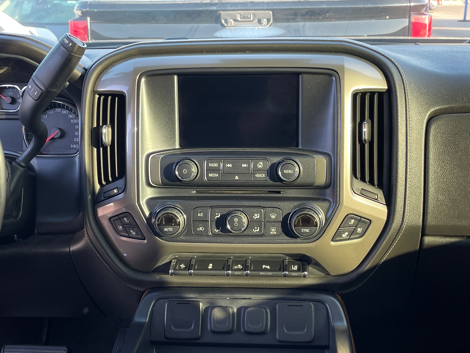 Thumbnail: 2018 Chevrolet Silverado 2500 - 3