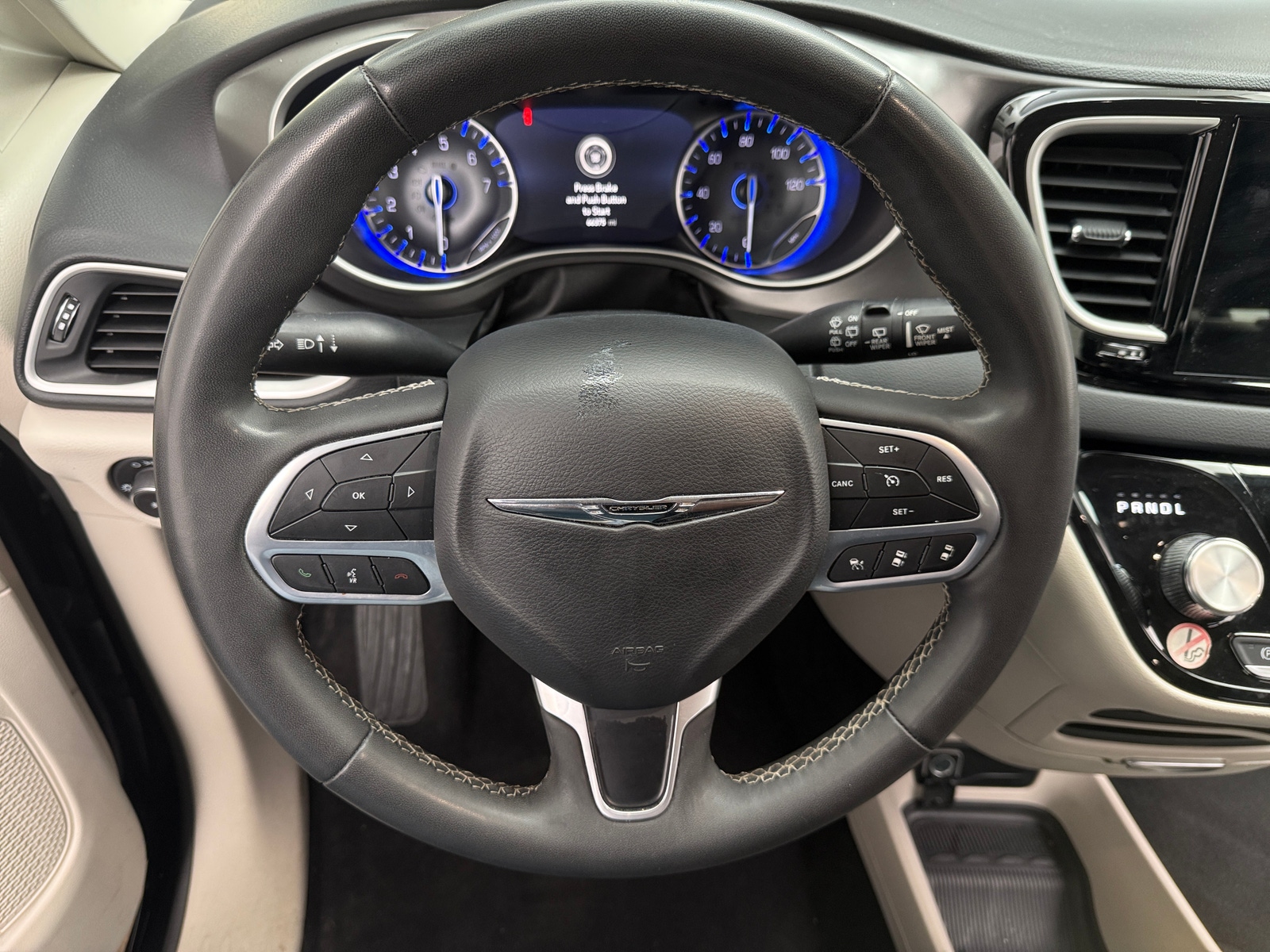 Thumbnail: 2023 Chrysler Pacifica - 4