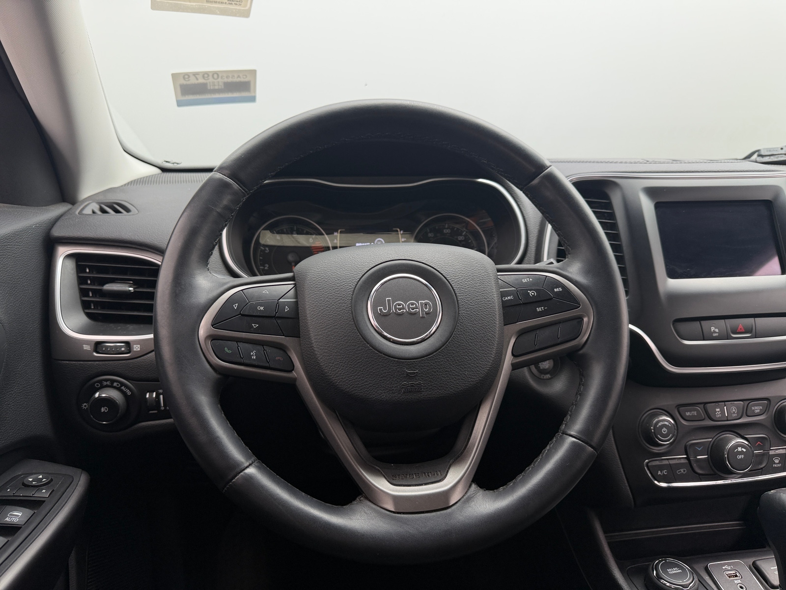 Thumbnail: 2019 Jeep Cherokee - 5