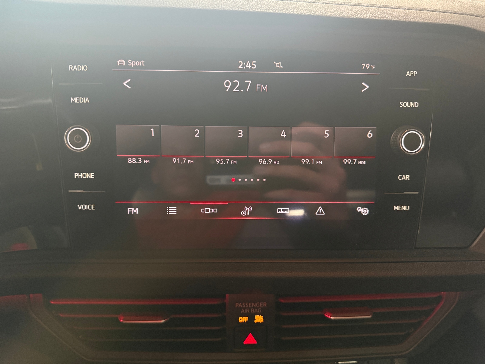 Thumbnail: 2022 Volkswagen Jetta - 3