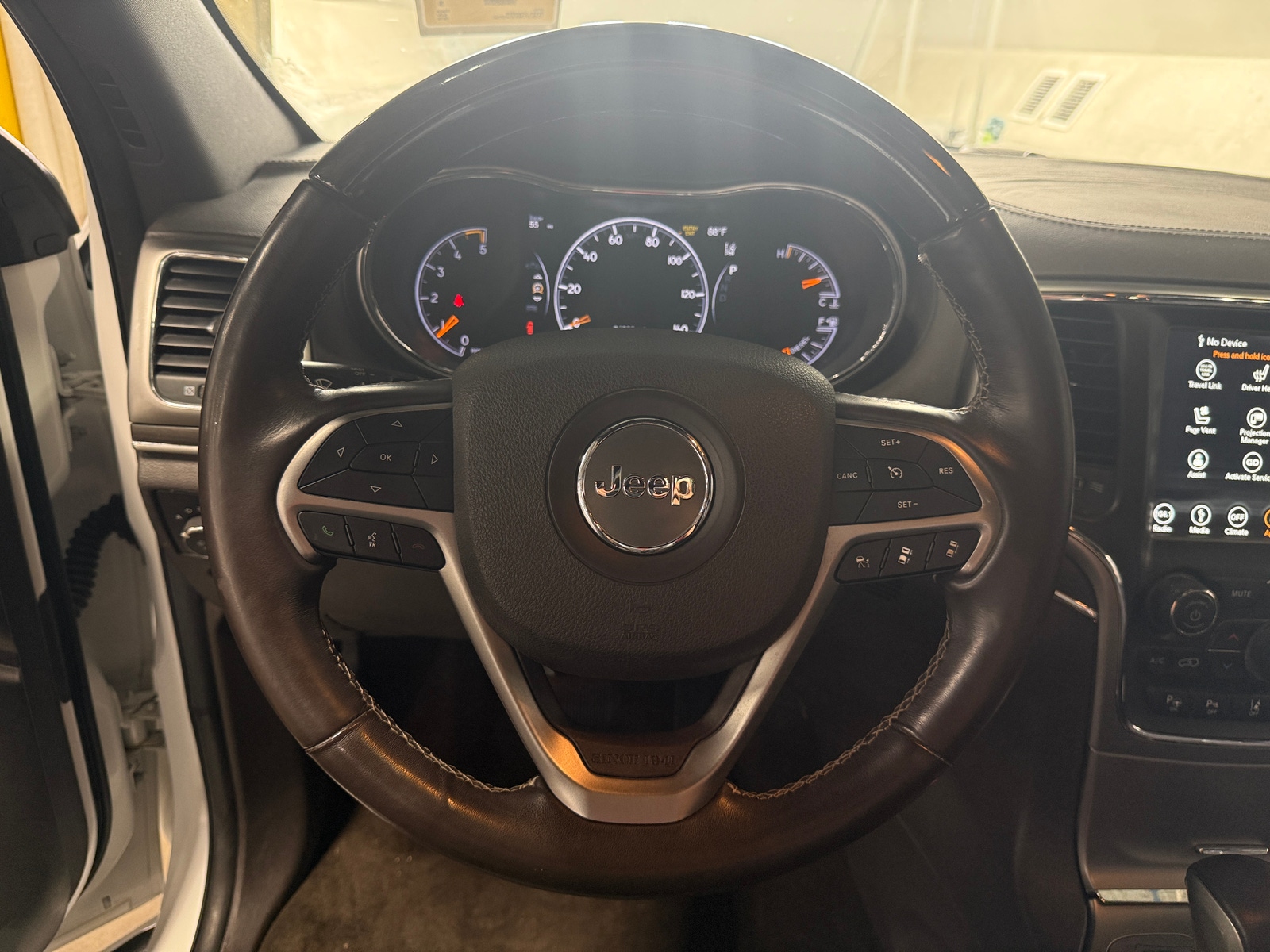 Thumbnail: 2018 Jeep Grand Cherokee - 4
