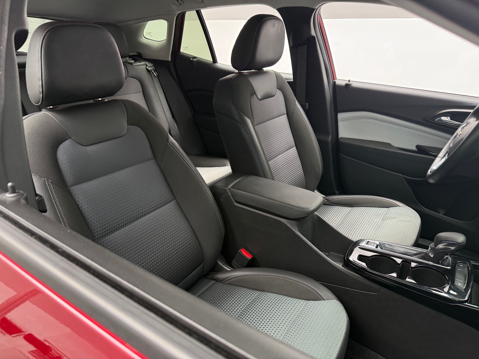 Thumbnail: 2025 Chevrolet Trax - 2
