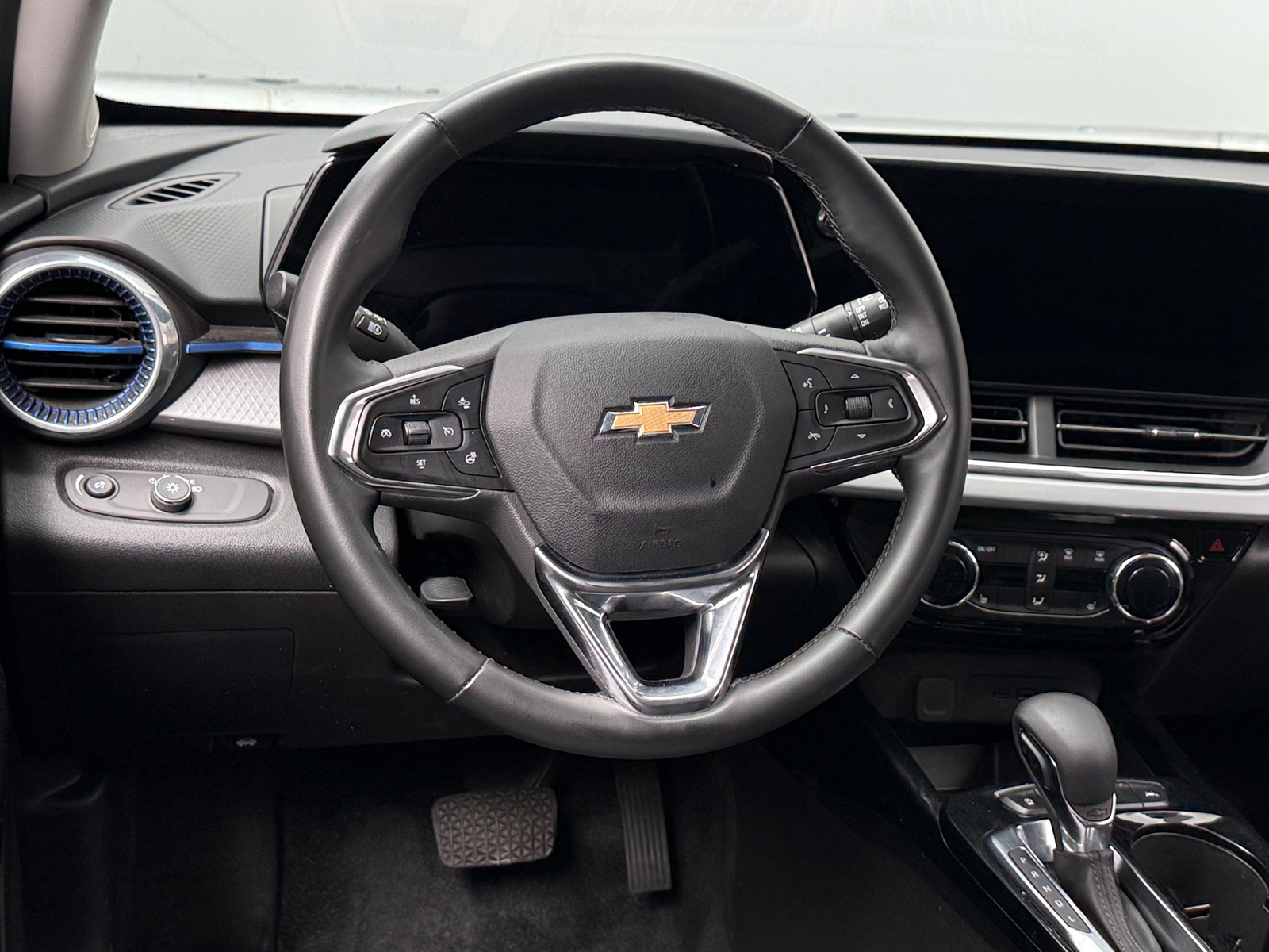 Thumbnail: 2025 Chevrolet Trax - 5