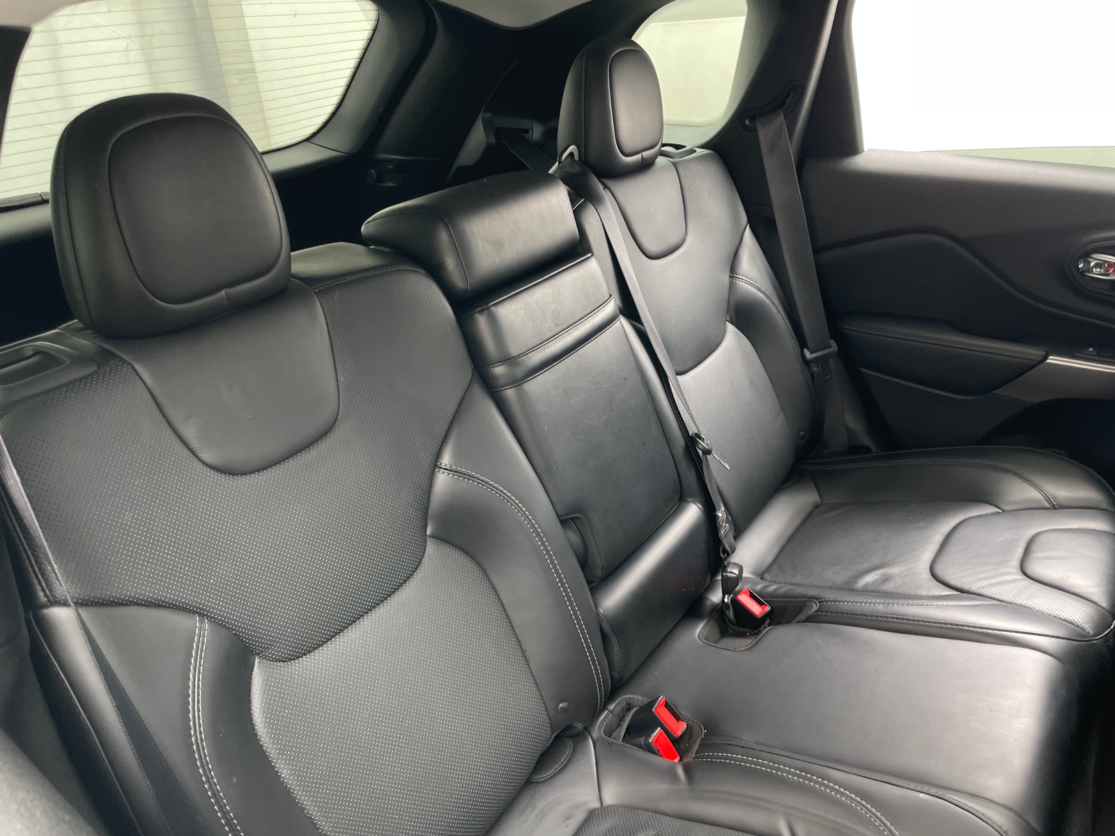 Thumbnail: 2019 Jeep Cherokee - 5