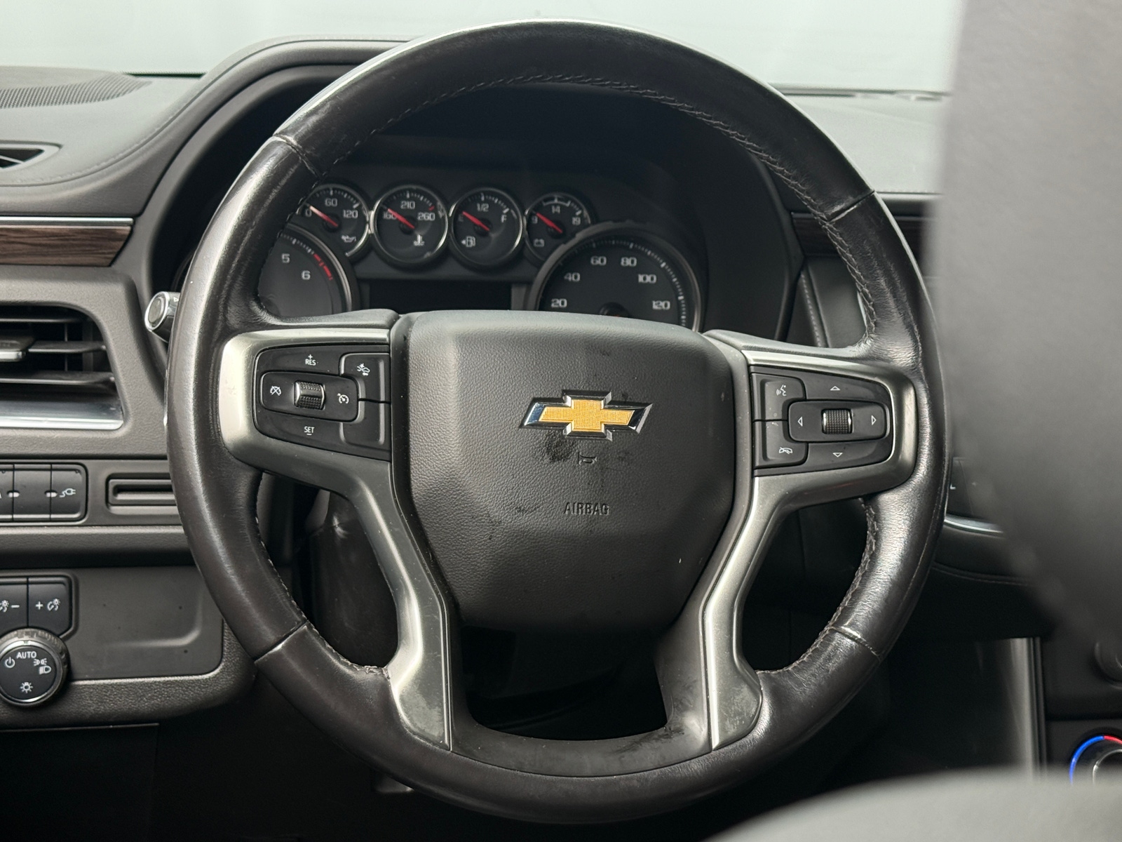 Thumbnail: 2021 Chevrolet Tahoe - 4