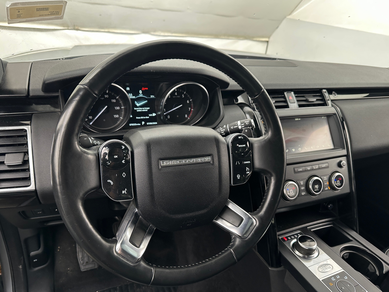 Thumbnail: 2020 Land Rover Discovery - 4