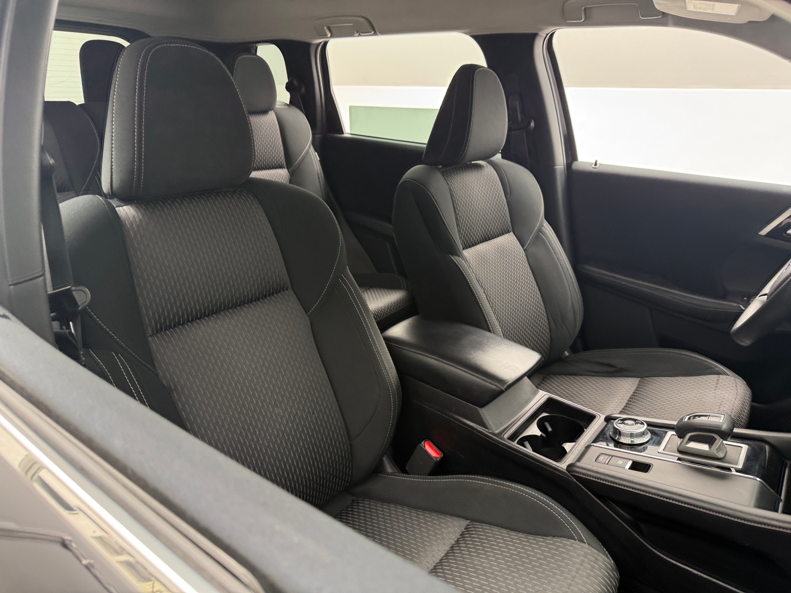 Thumbnail: 2022 Mitsubishi Outlander - 2