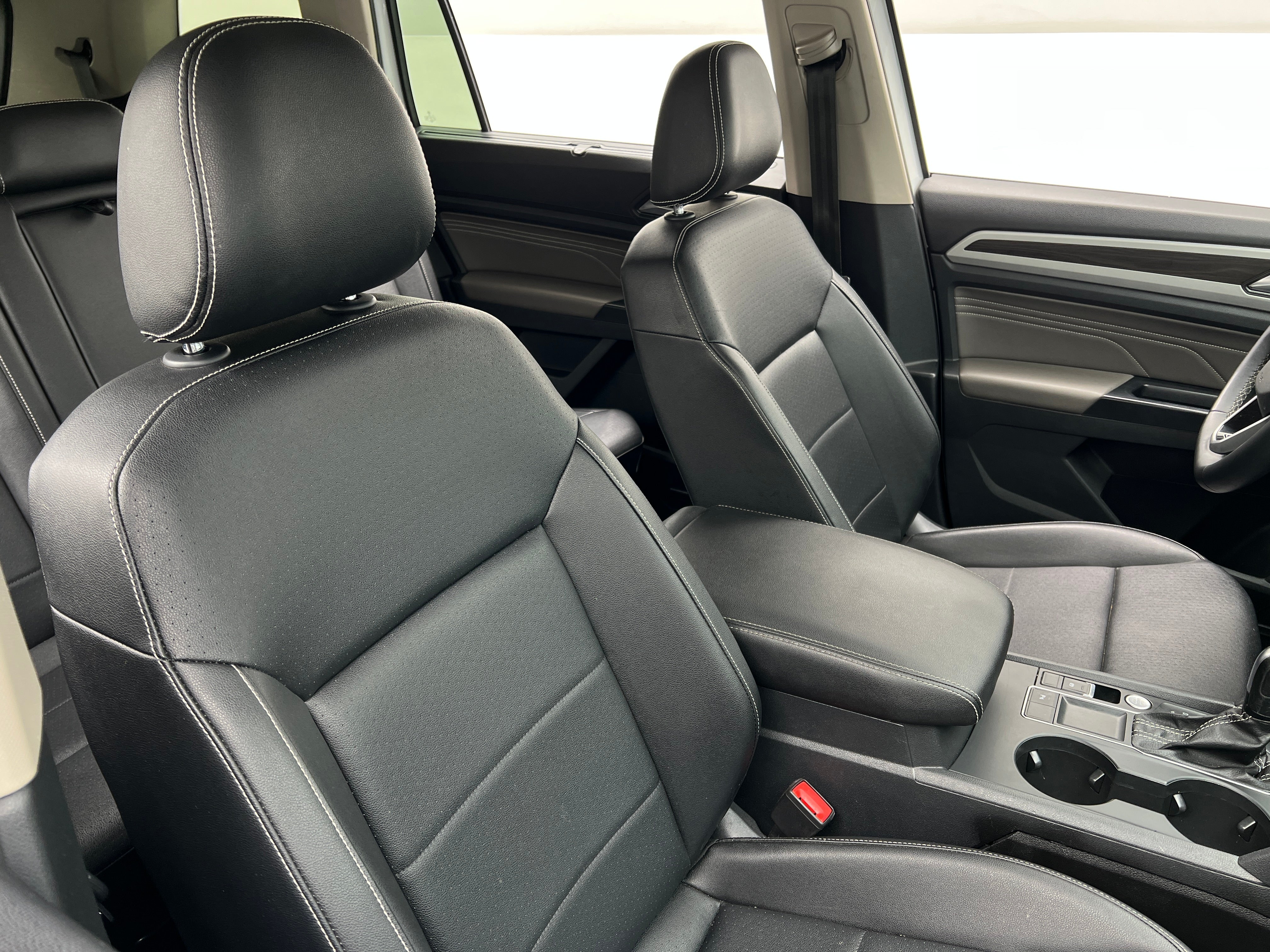 2021 Volkswagen Atlas SE w/Tech - Photo 6