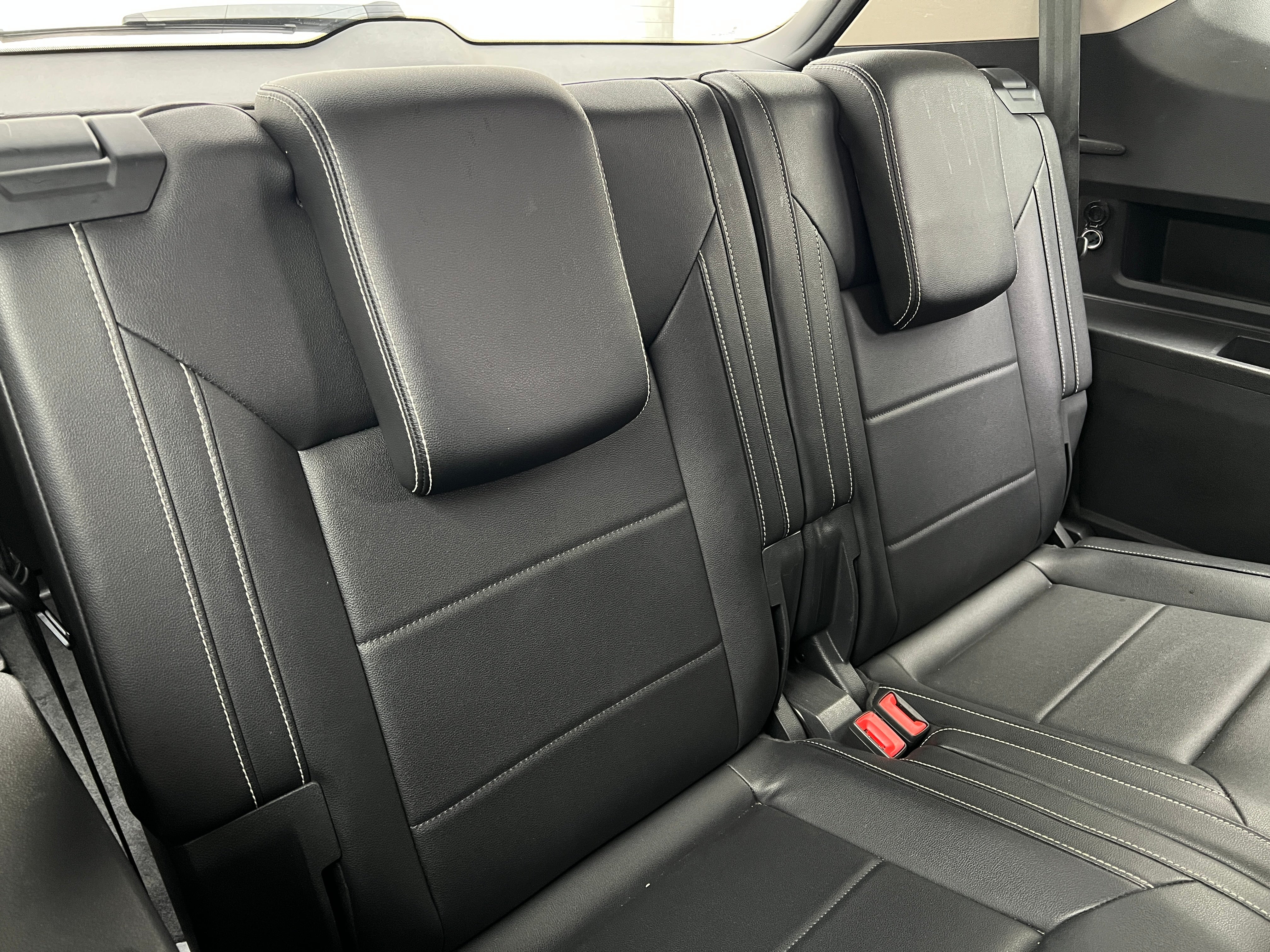 2021 Volkswagen Atlas SE w/Tech - Photo 3